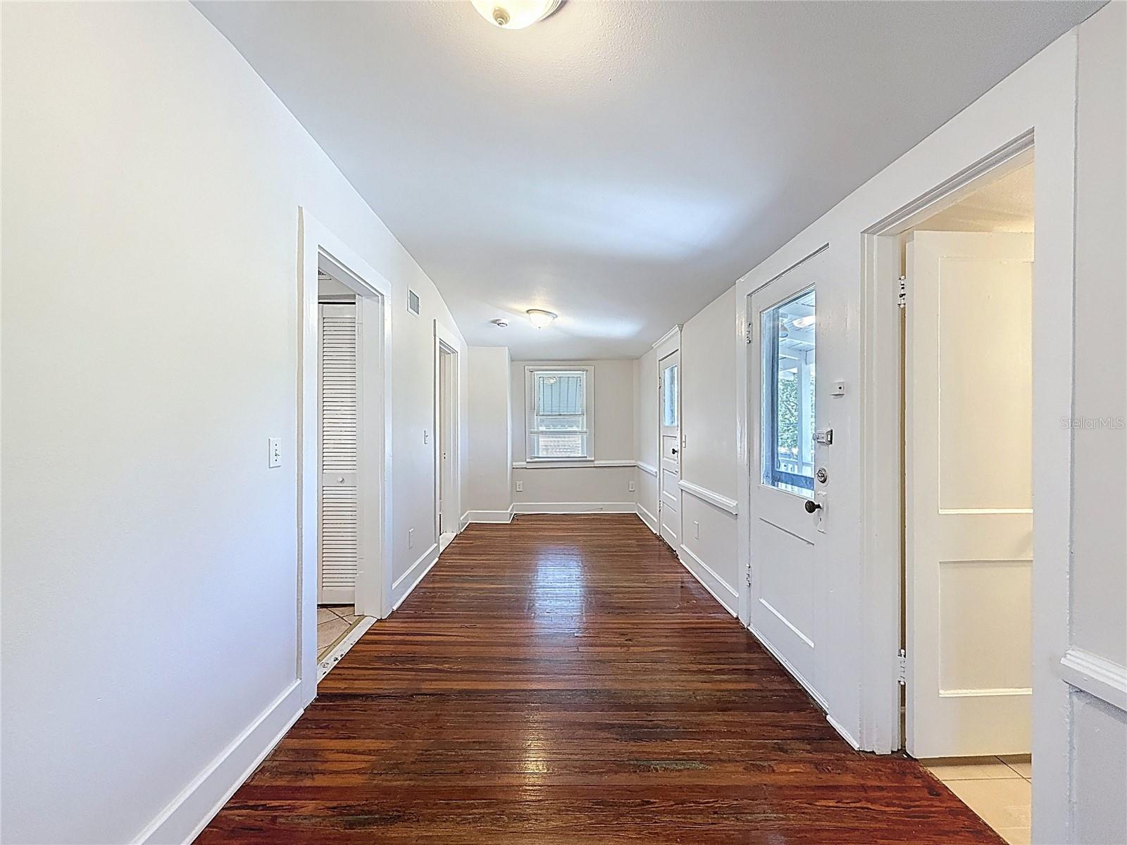Image 4 of 18 For 471 9th Avenue N 5