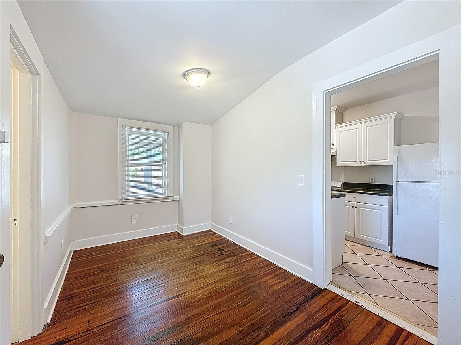 Image 5 of 18 For 471 9th Avenue N 5