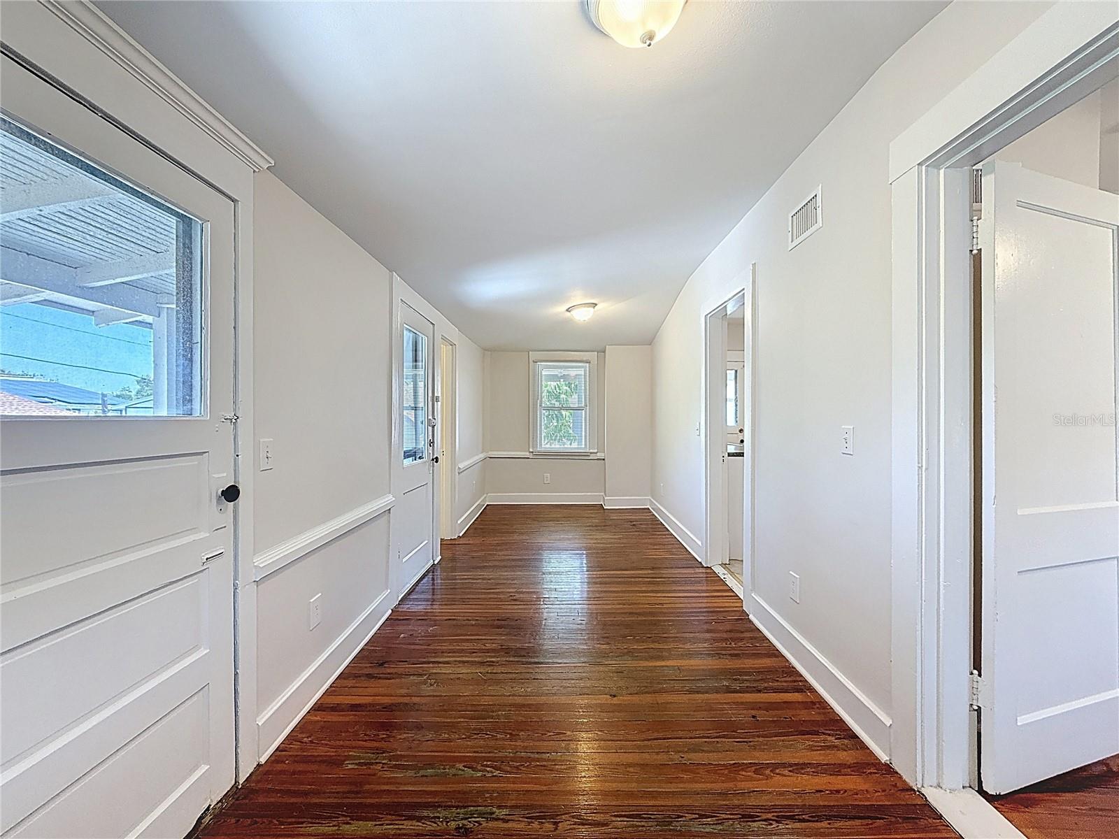 Image 8 of 18 For 471 9th Avenue N 5