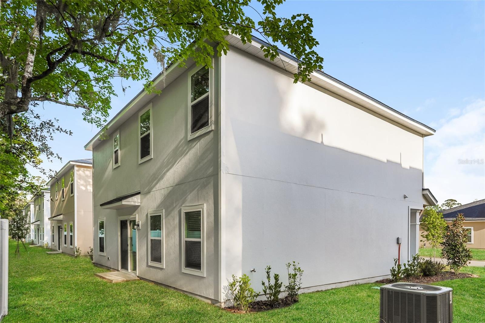 Image 18 of 19 For 4990 Bramante Dr