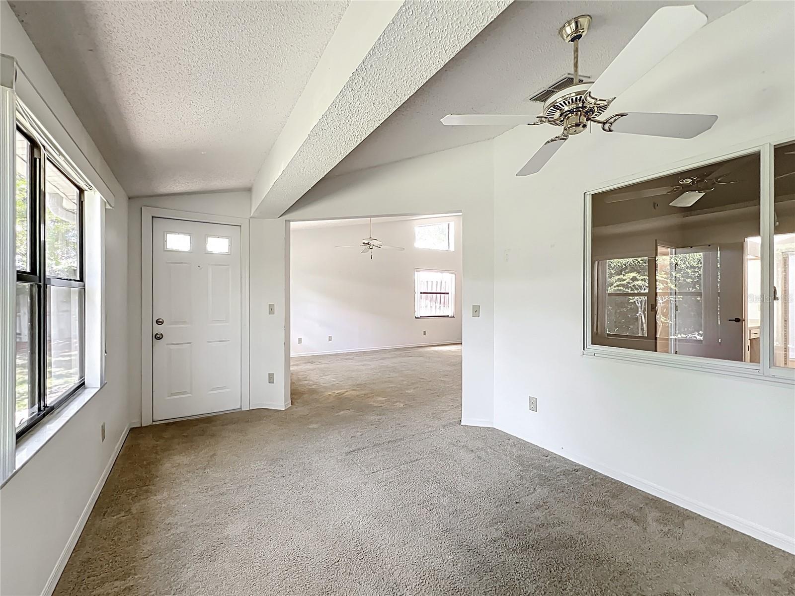 Image 10 of 33 For 1556 Lynda Lane