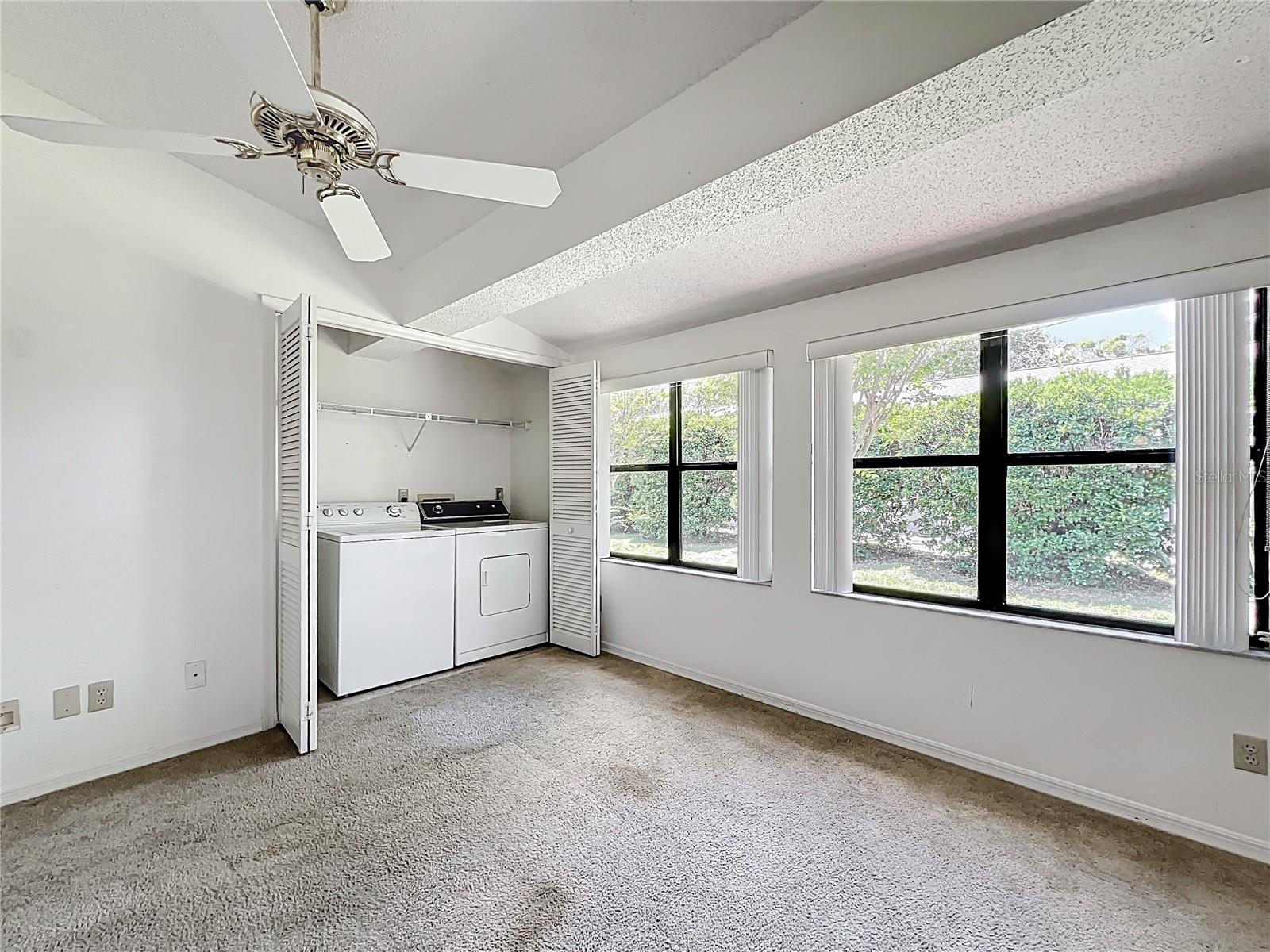 Image 11 of 33 For 1556 Lynda Lane