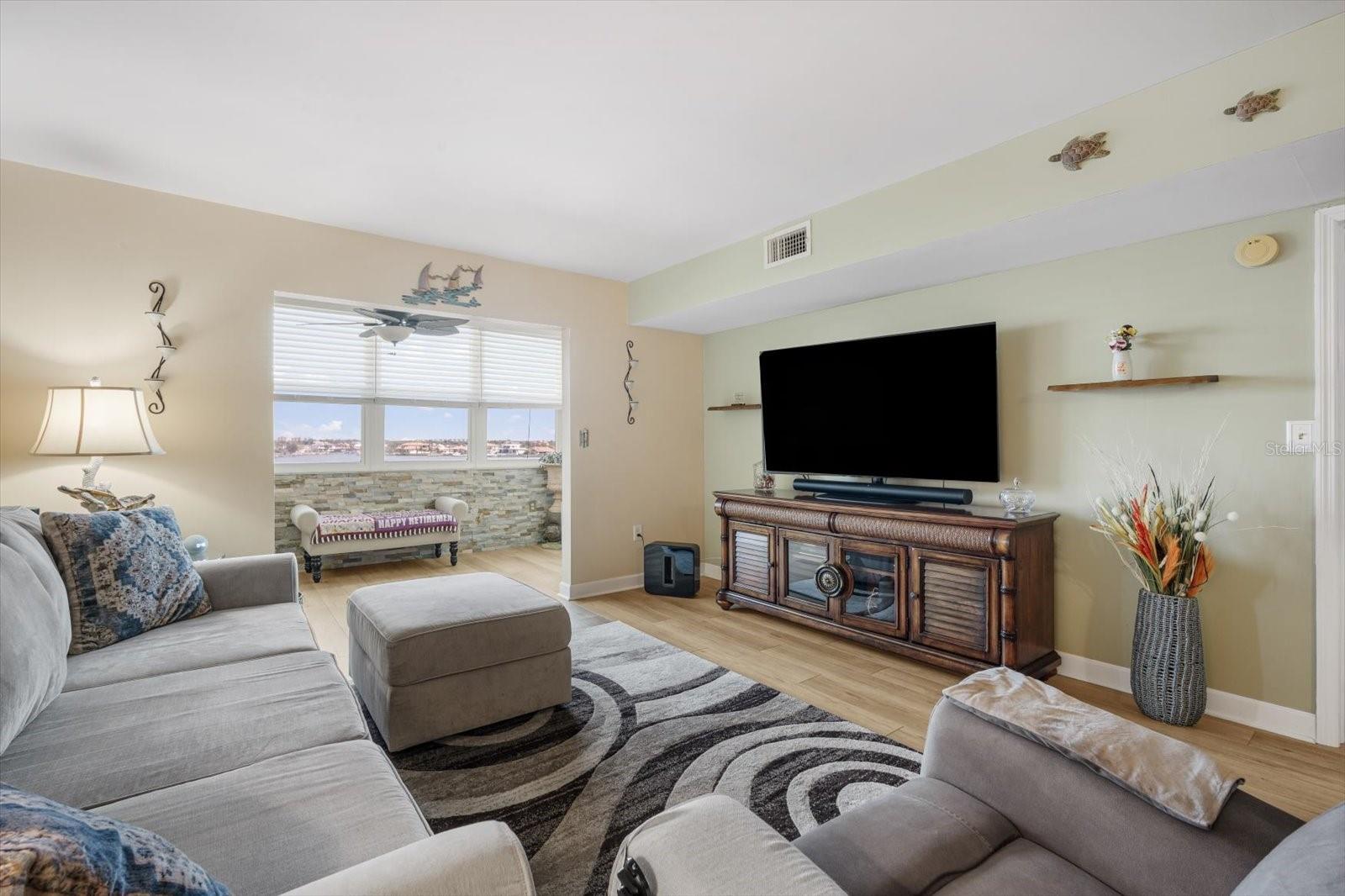 Image 7 of 29 For 5130 Brittany Drive S 604
