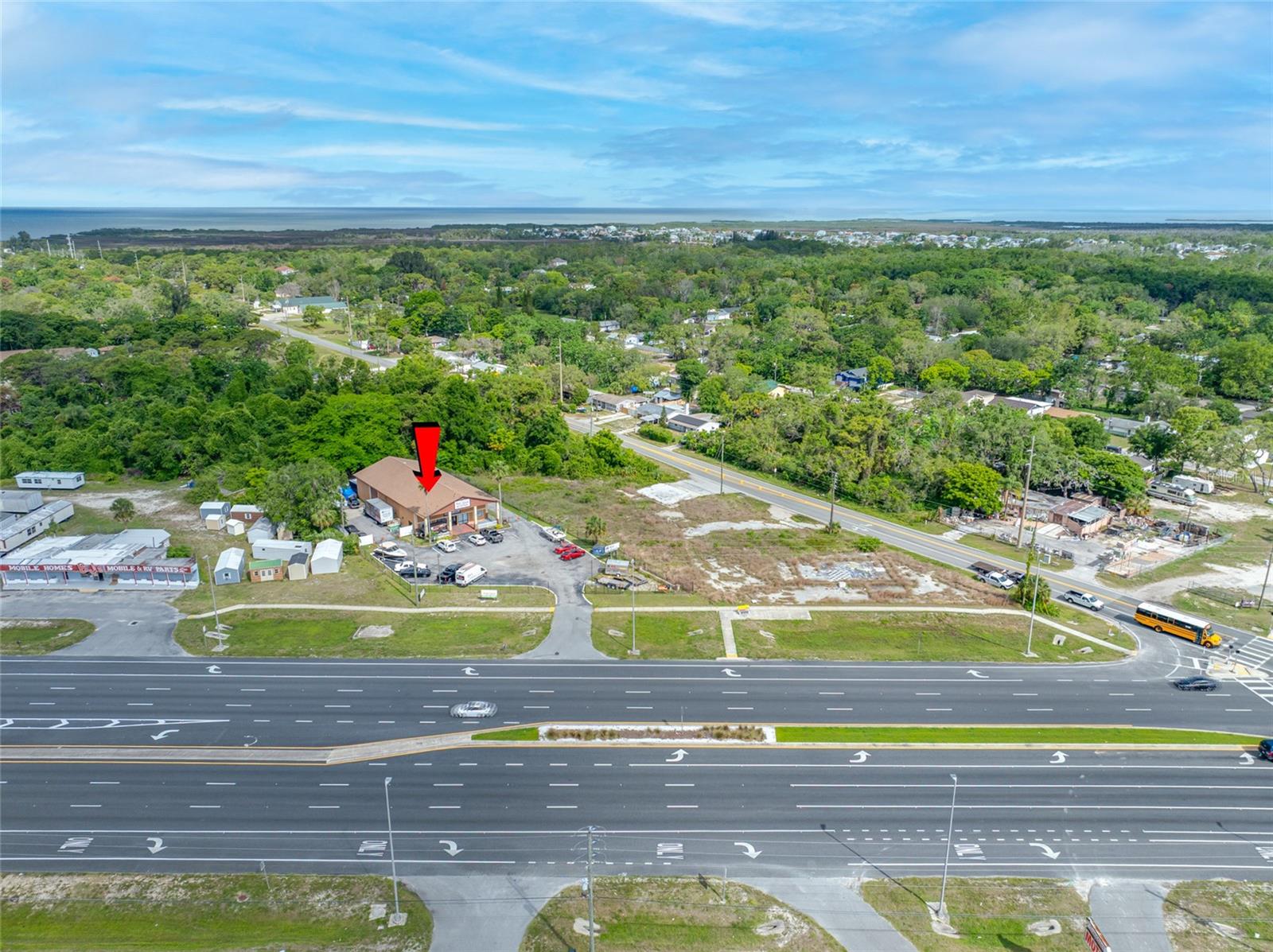 Listing photo id 13 for 14925 Us Highway 19