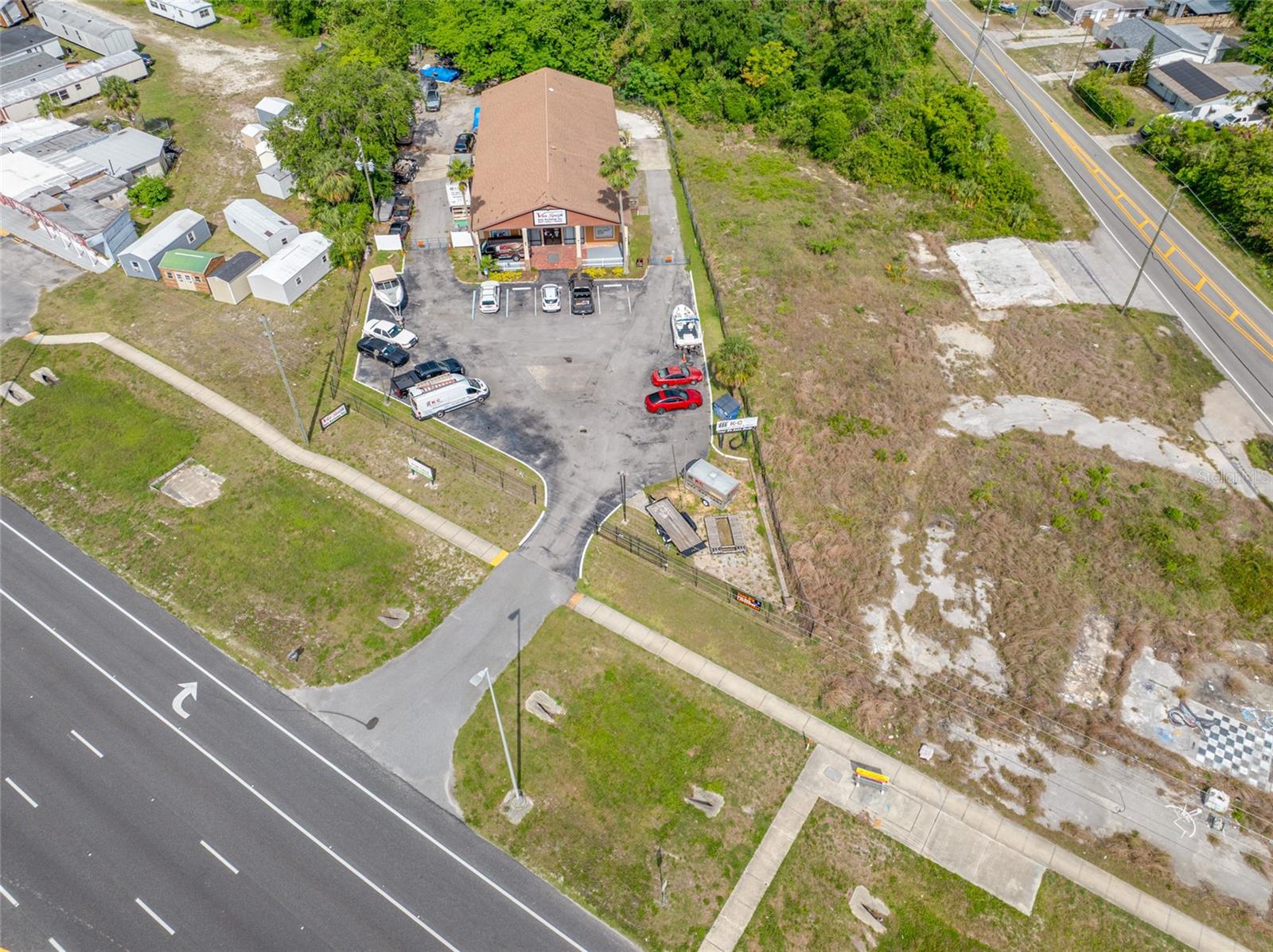 Listing photo id 16 for 14925 Us Highway 19
