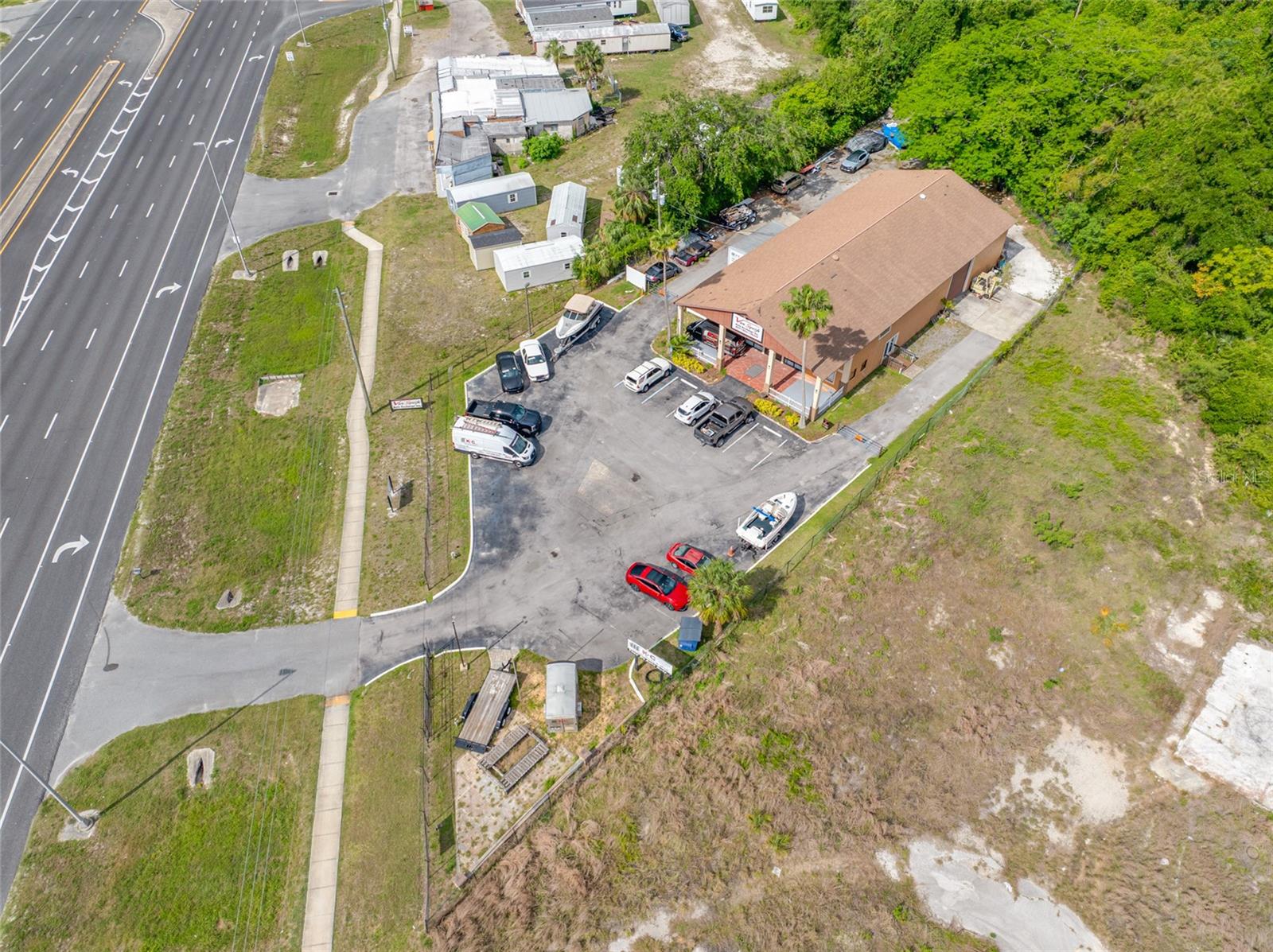 Listing photo id 17 for 14925 Us Highway 19