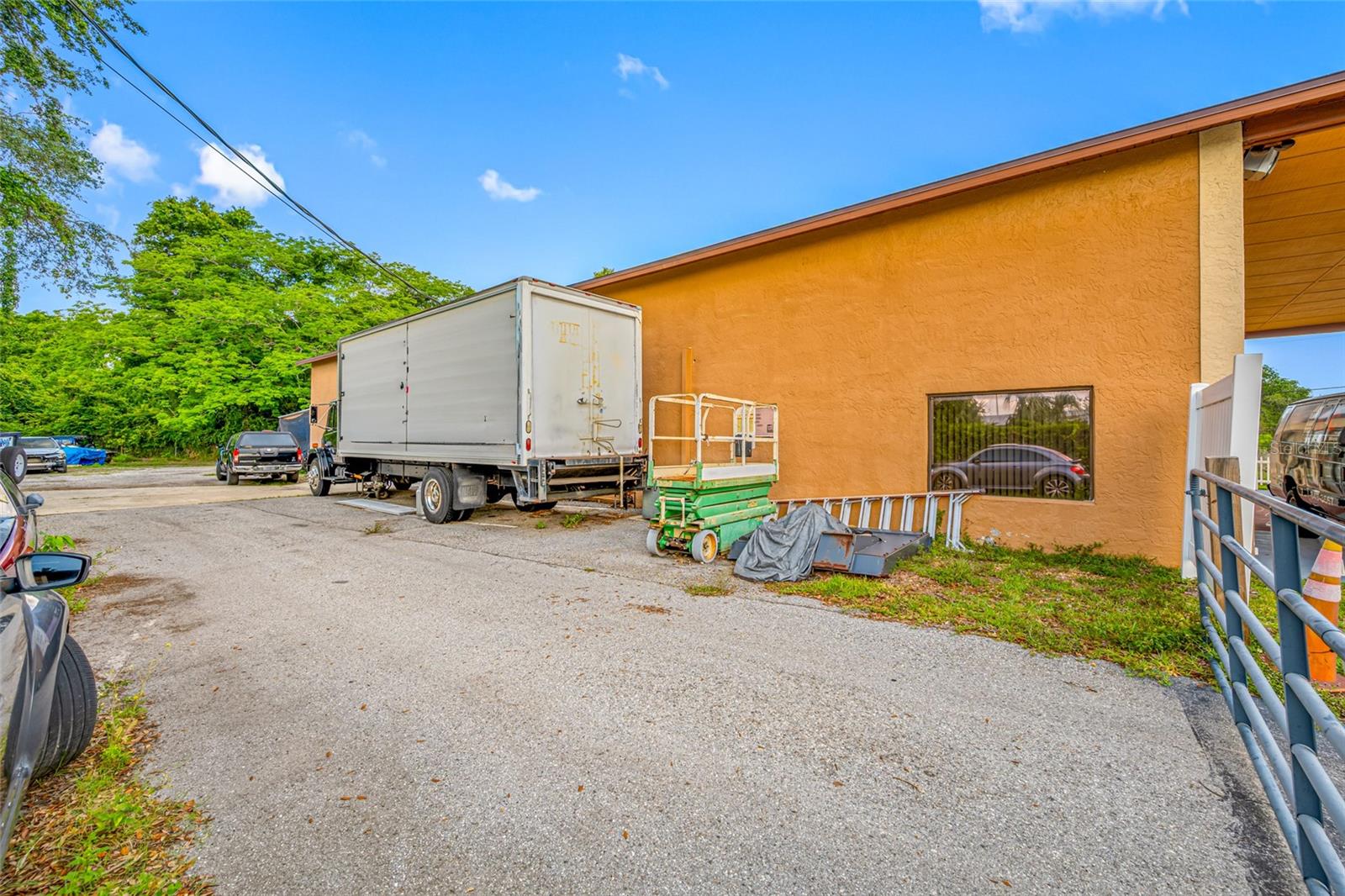 Listing photo id 7 for 14925 Us Highway 19