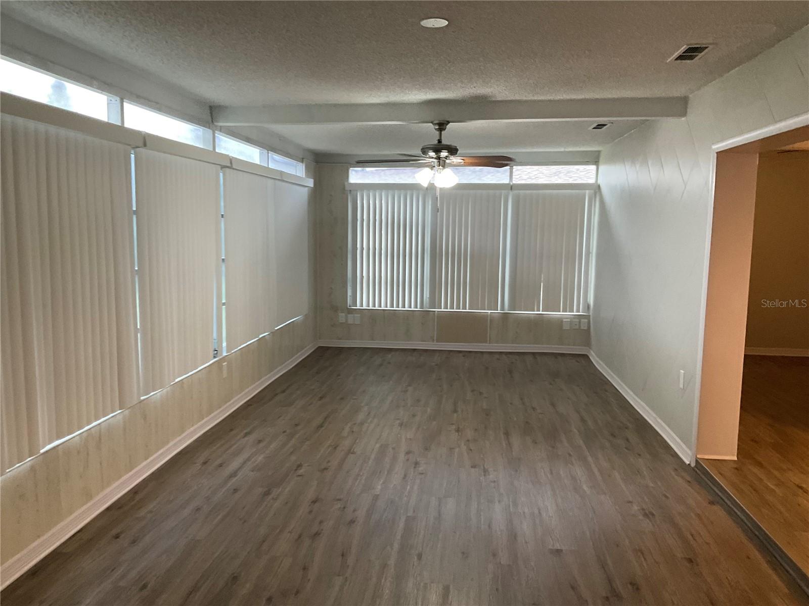 Listing photo id 9 for 10841 Teer Lane