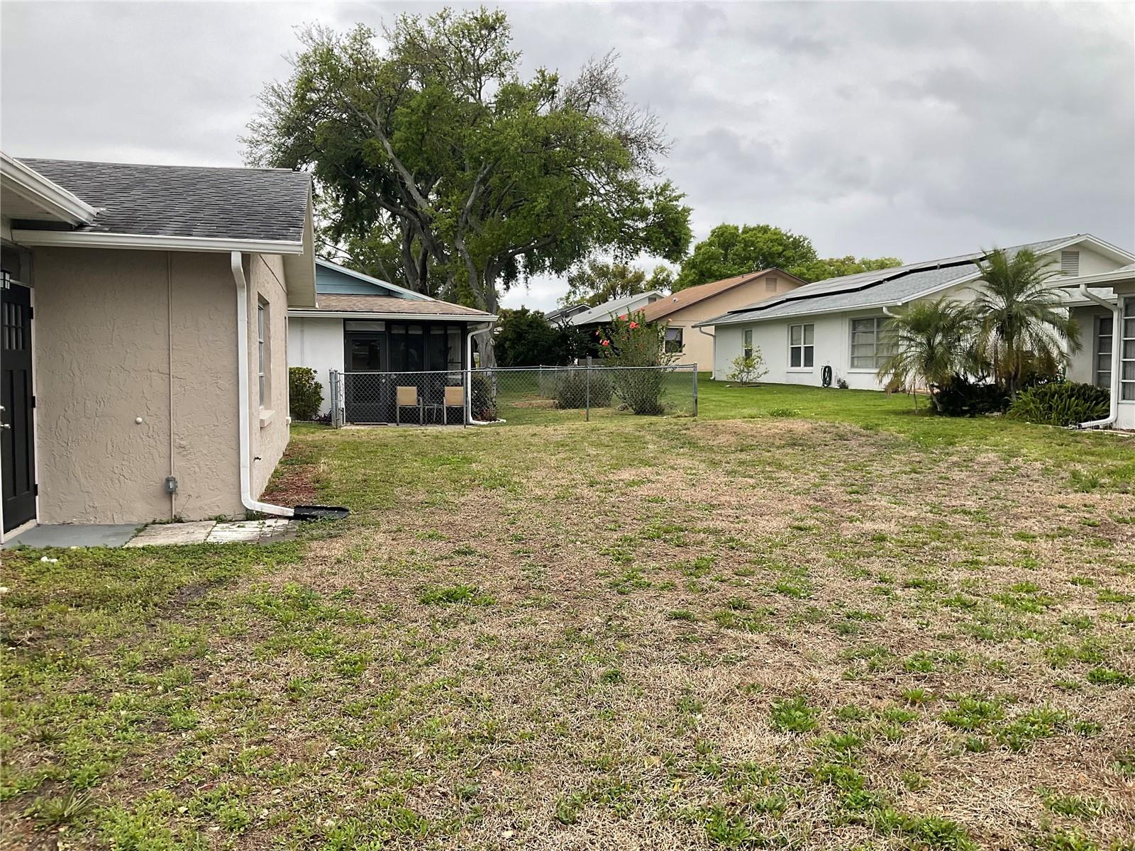 Listing photo id 10 for 10841 Teer Lane