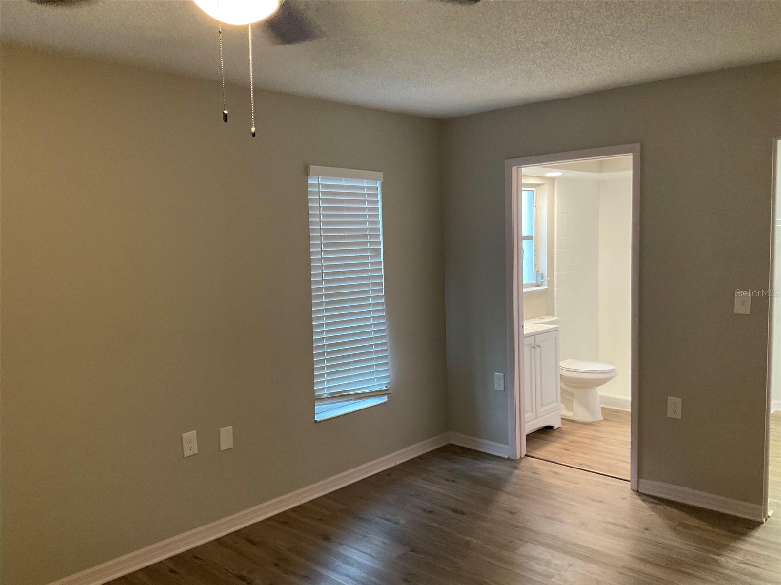 Listing photo id 6 for 10841 Teer Lane