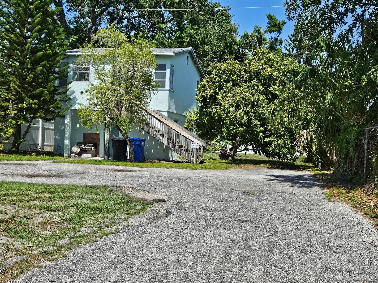 Image 3 of 16 For 2510 Queen Street S