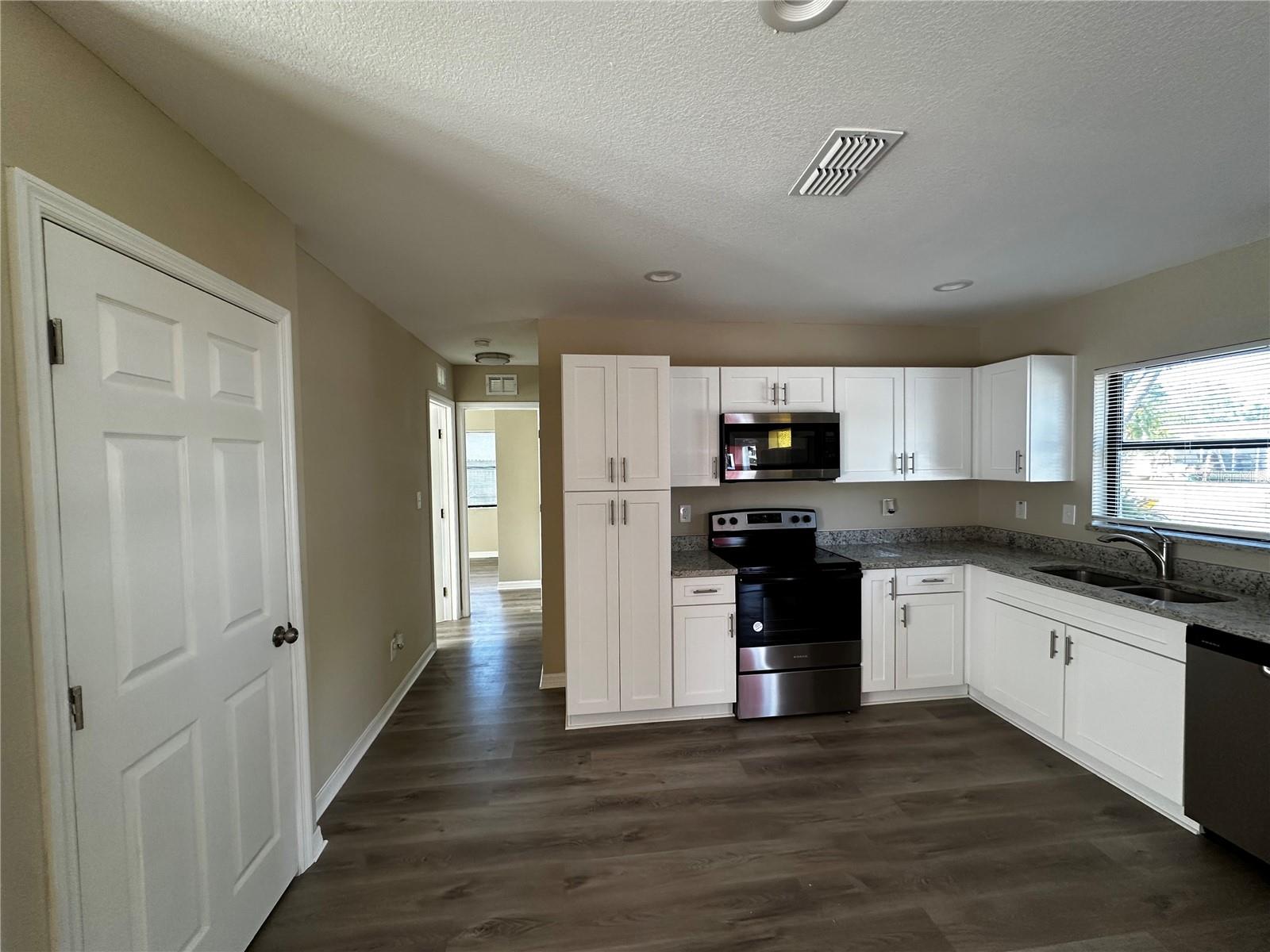 Image 4 of 17 For 7537 17th Lane N