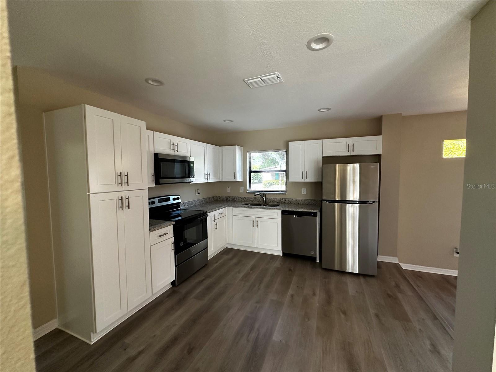 Image 5 of 17 For 7537 17th Lane N