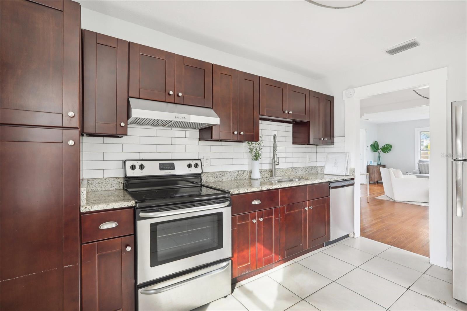 Image 11 of 37 For 2015 3rd Street S