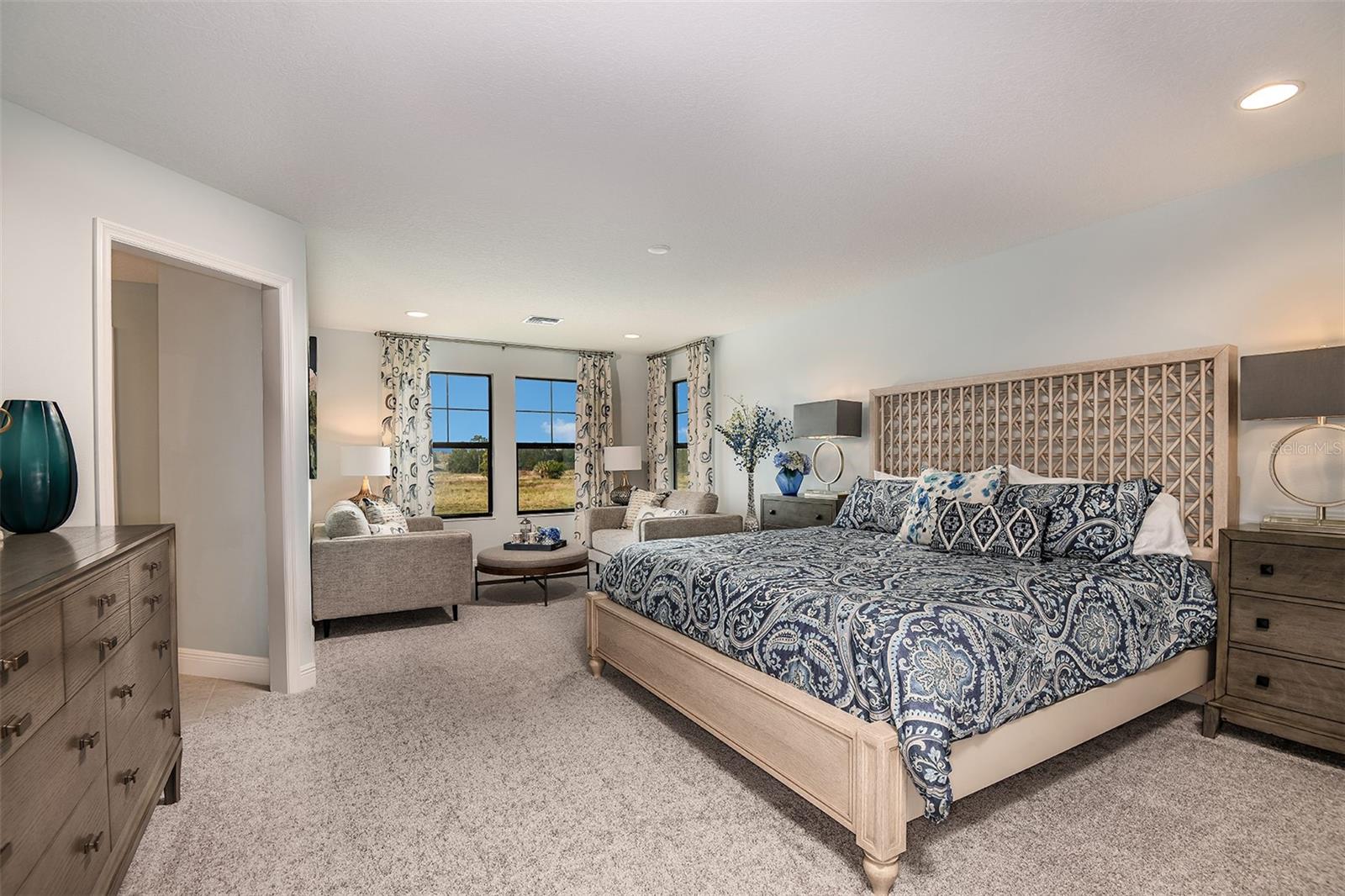 Listing photo id 9 for 13722 Heartwood Way
