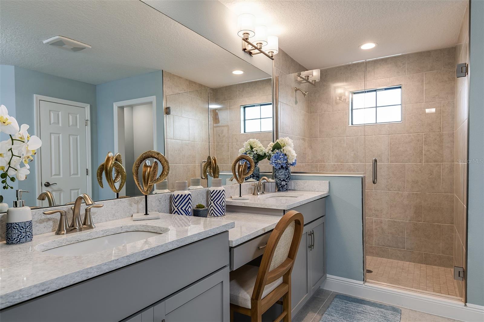 Listing photo id 11 for 13722 Heartwood Way