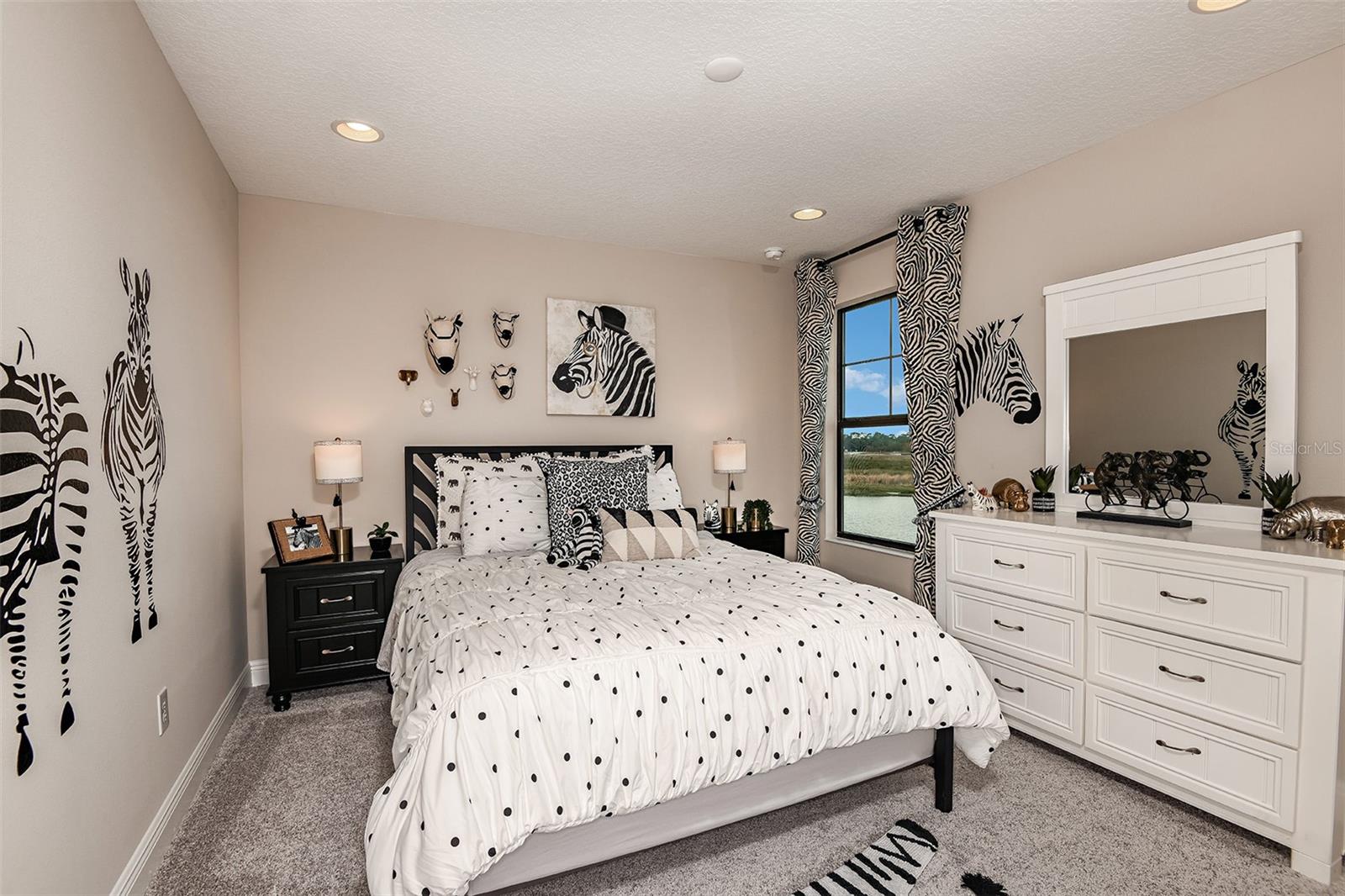 Listing photo id 17 for 13722 Heartwood Way