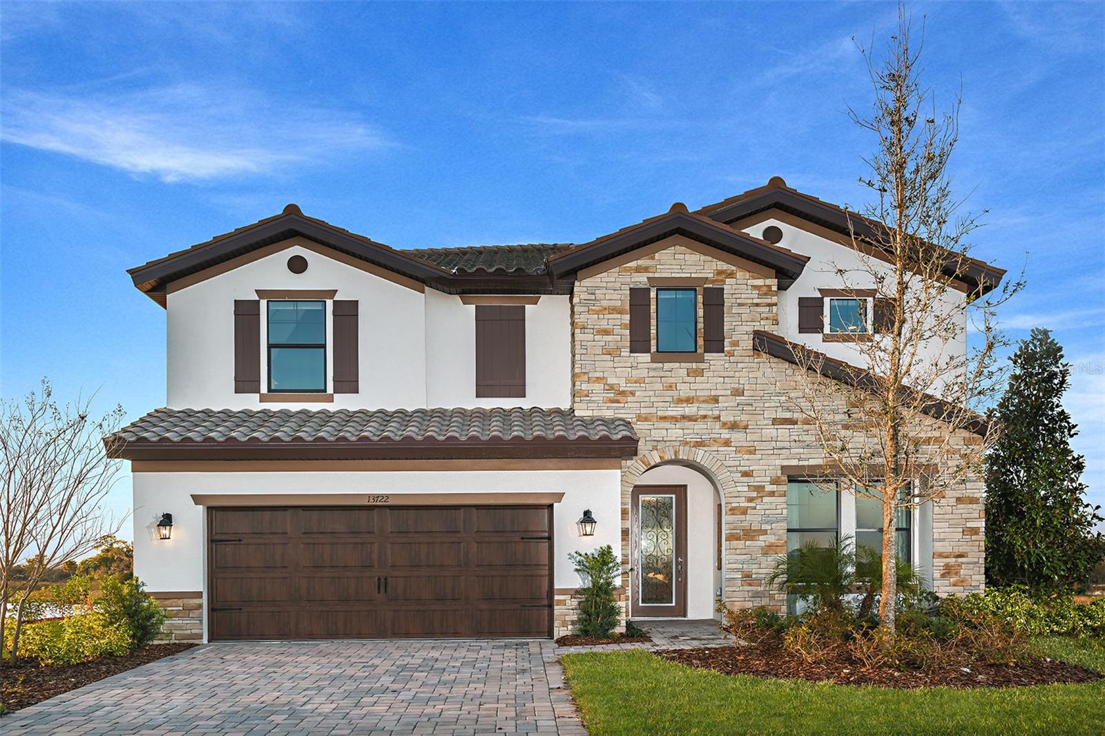 Listing photo id 0 for 13722 Heartwood Way