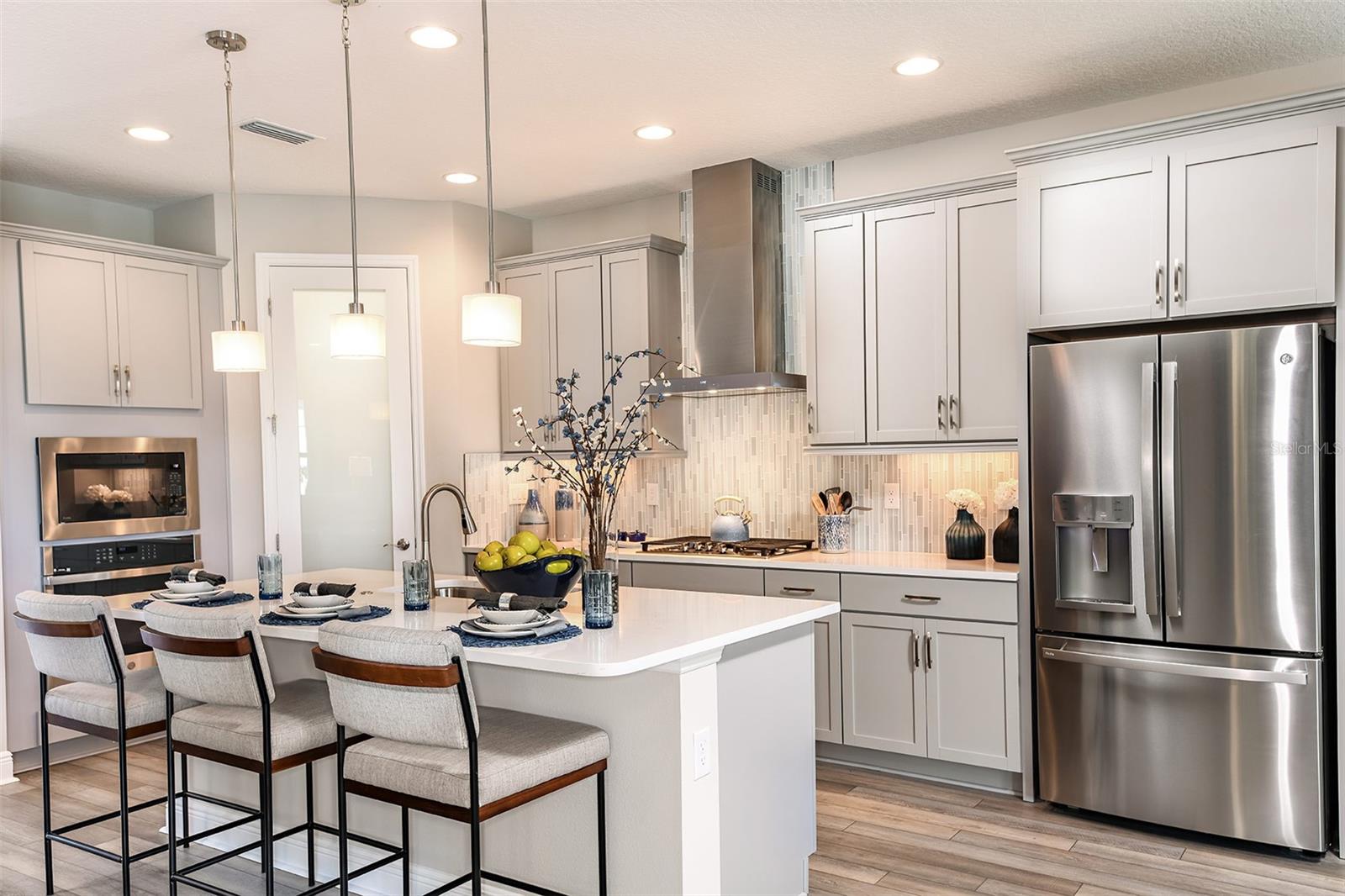 Listing photo id 2 for 13722 Heartwood Way
