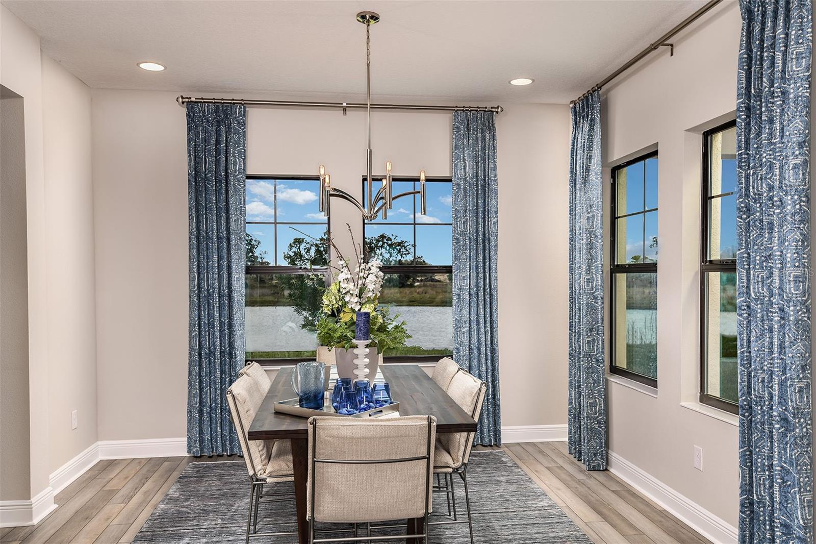 Listing photo id 6 for 13722 Heartwood Way