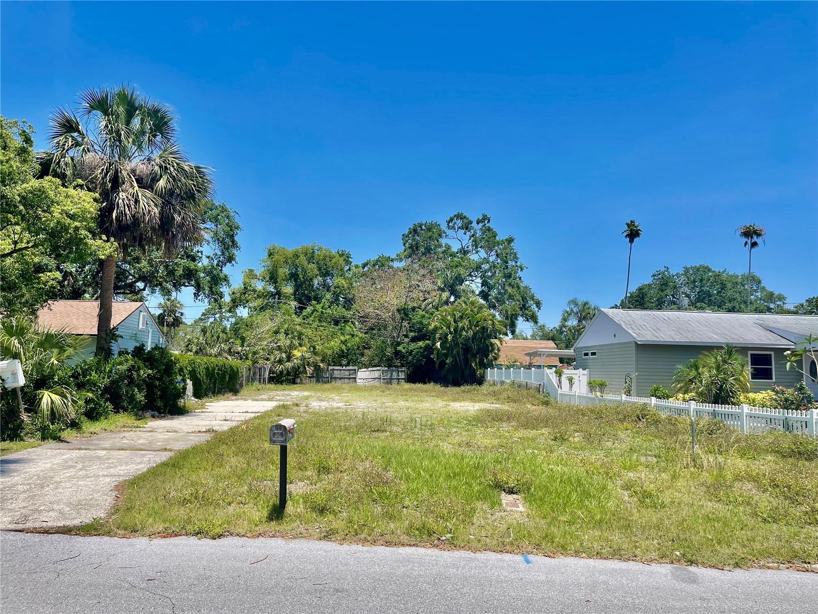 Details for 460 Hibiscus Lane N, DUNEDIN, FL 34698