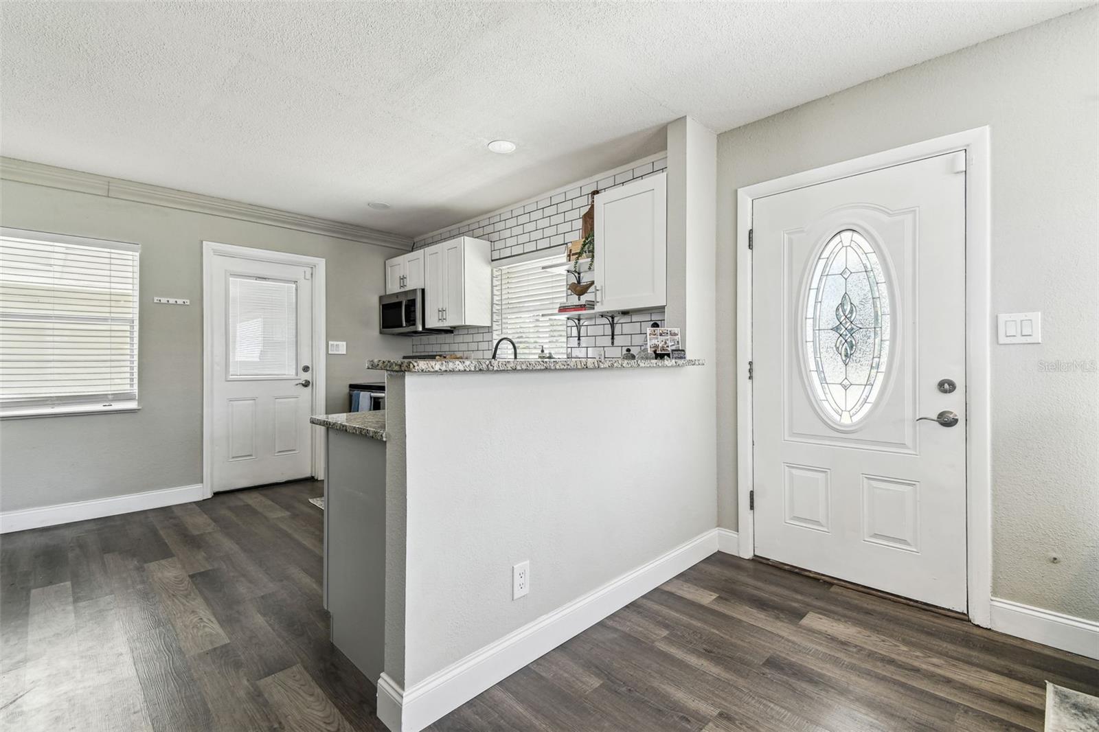 Image 12 of 52 For 2830 Anthony Street