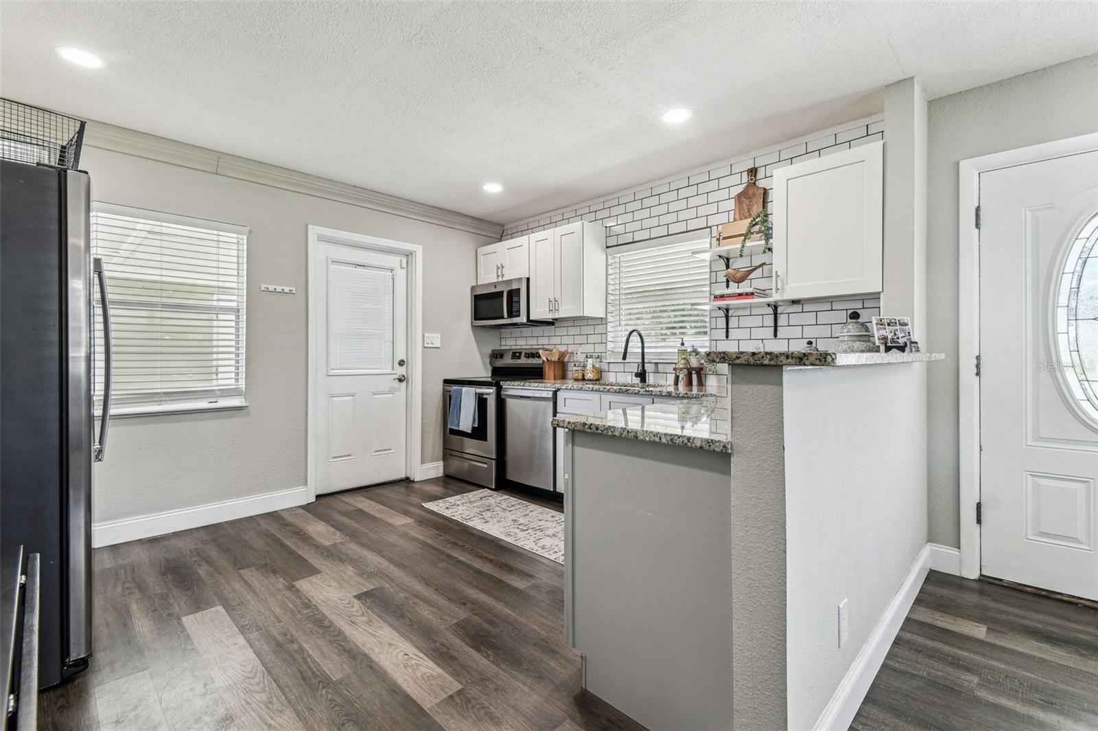 Image 15 of 52 For 2830 Anthony Street