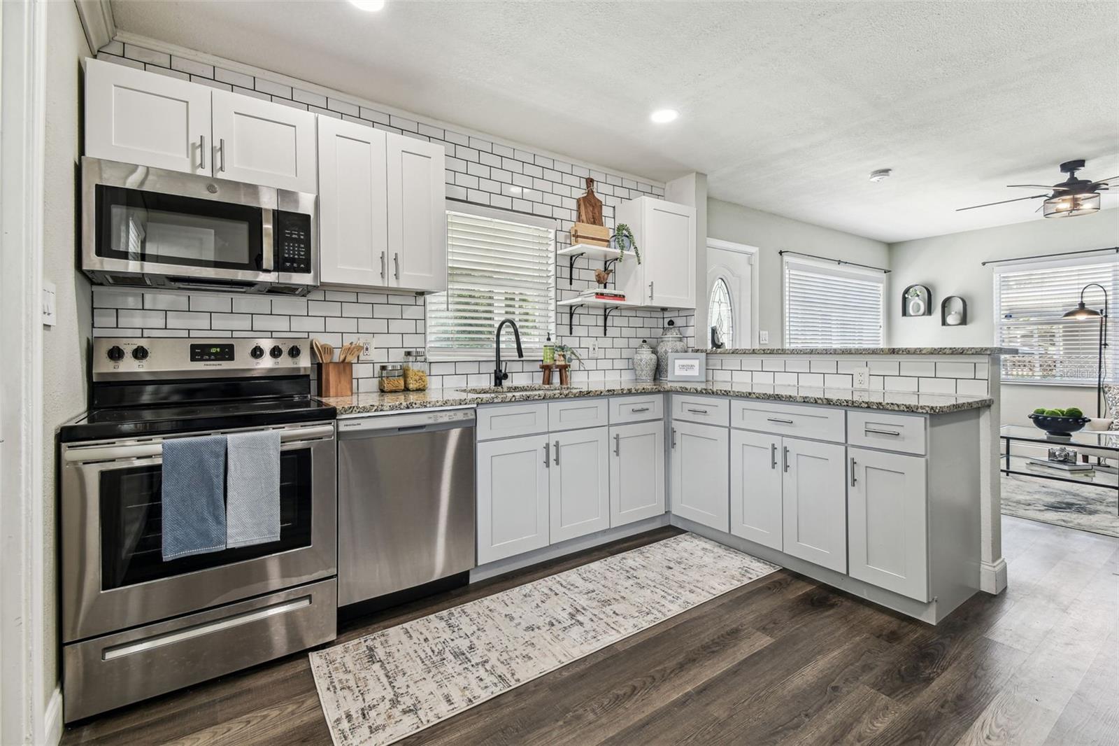 Image 18 of 52 For 2830 Anthony Street