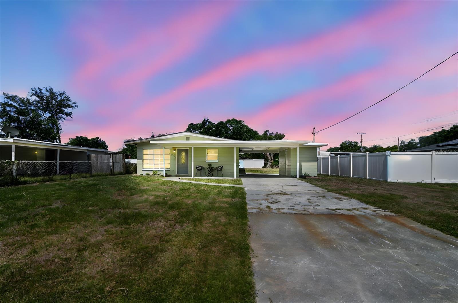 Image 4 of 52 For 2830 Anthony Street