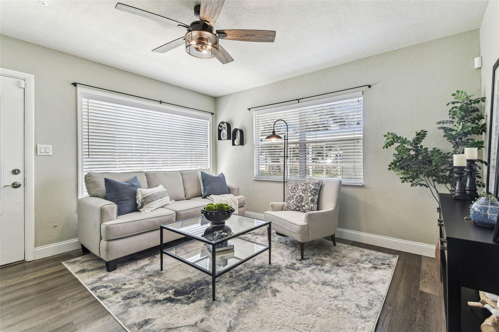 Image 9 of 52 For 2830 Anthony Street