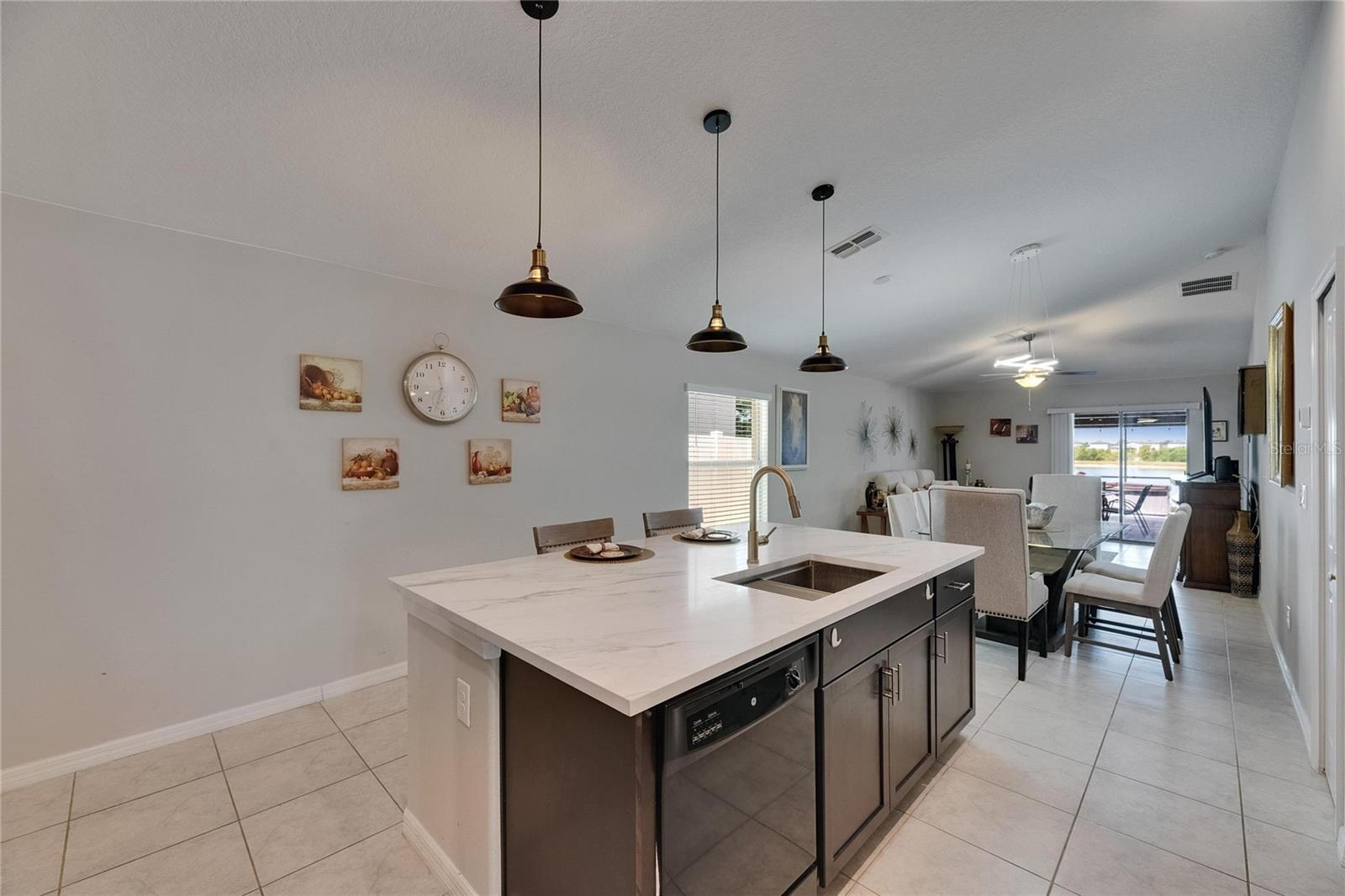 Image 11 of 46 For 872 Olive Conch Street