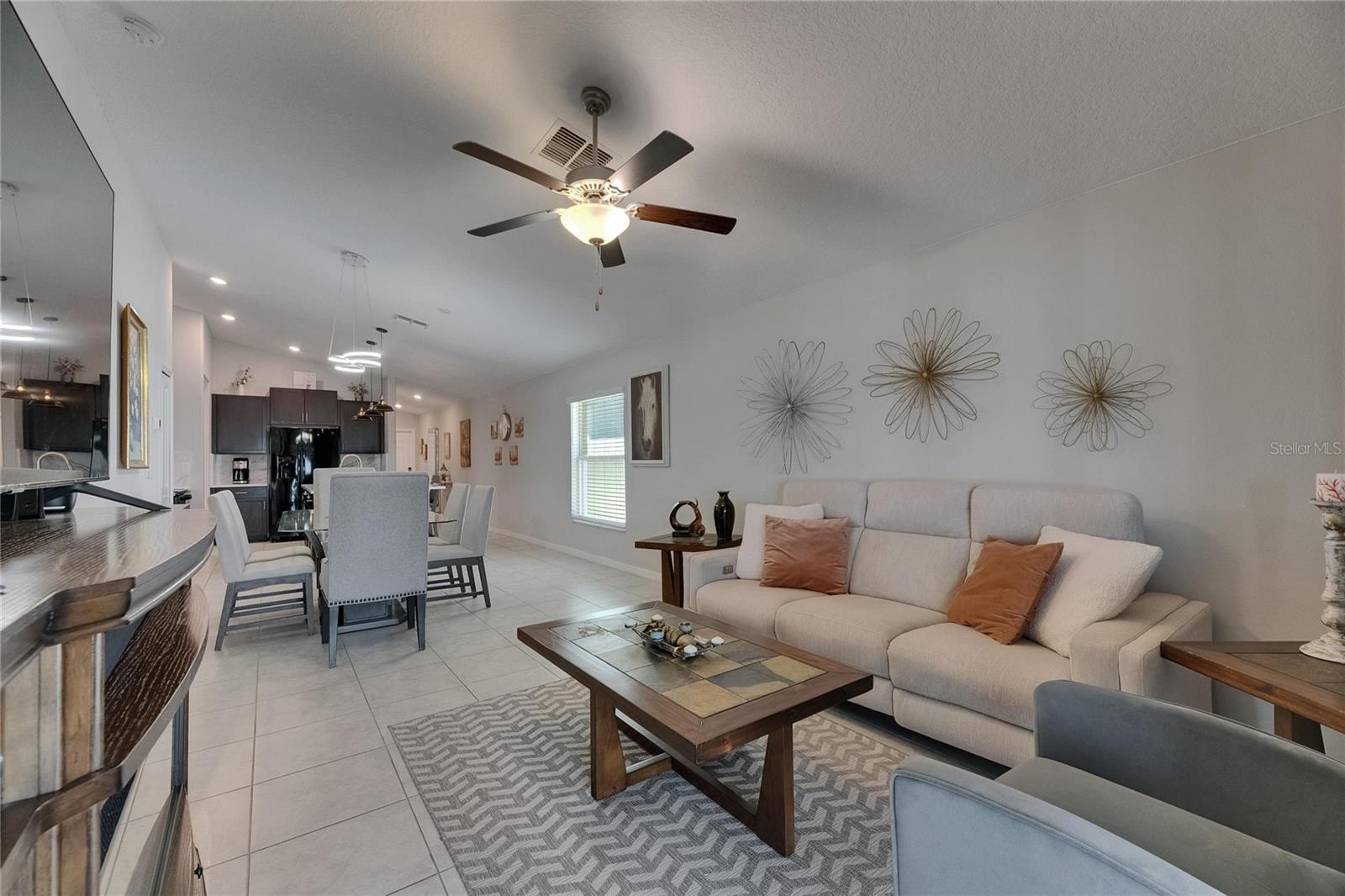 Image 16 of 46 For 872 Olive Conch Street