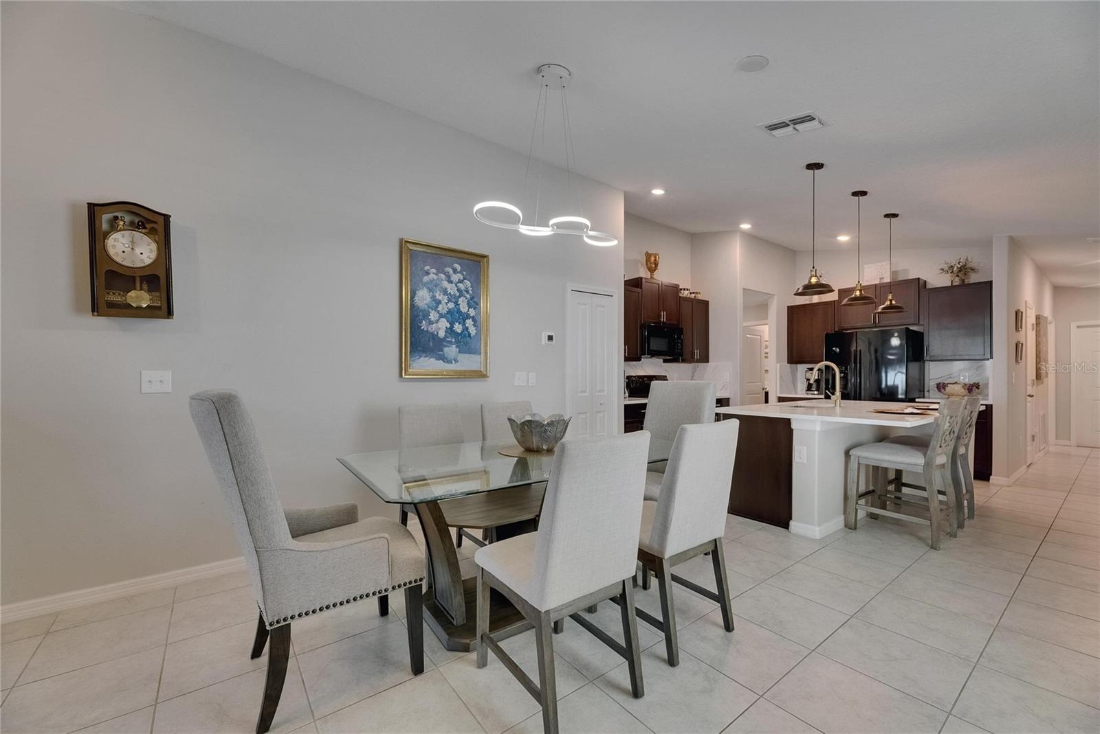 Image 17 of 46 For 872 Olive Conch Street