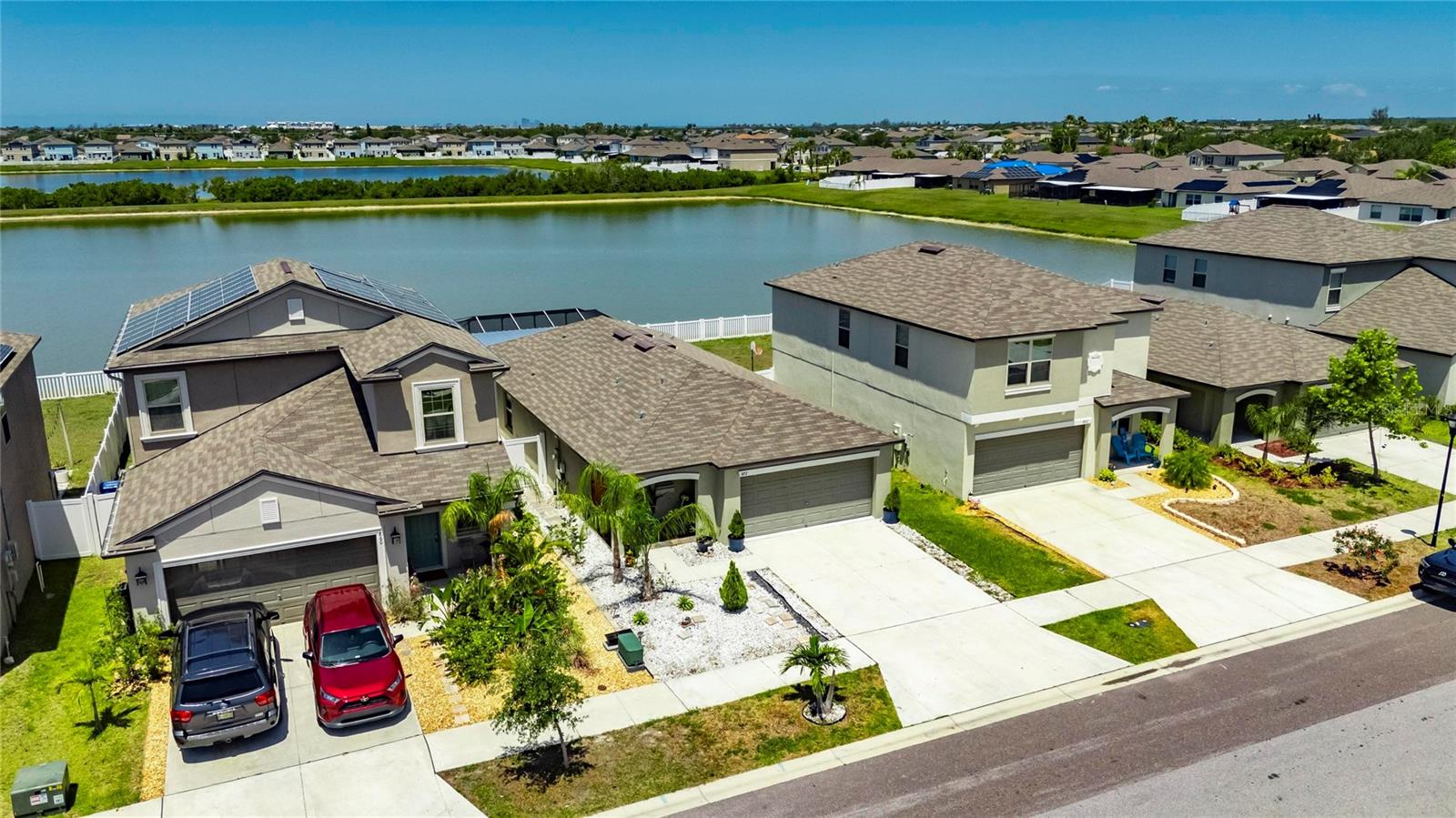 Image 39 of 46 For 872 Olive Conch Street