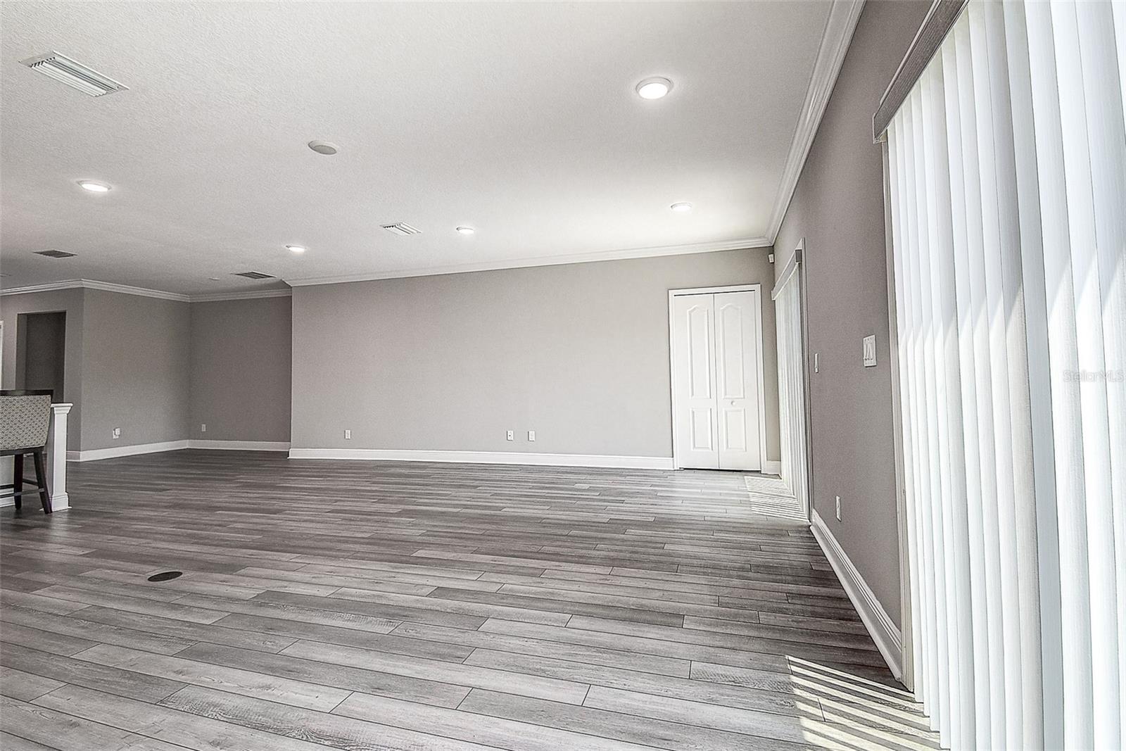 Image 10 of 52 For 10517 Crestview Heights Avenue