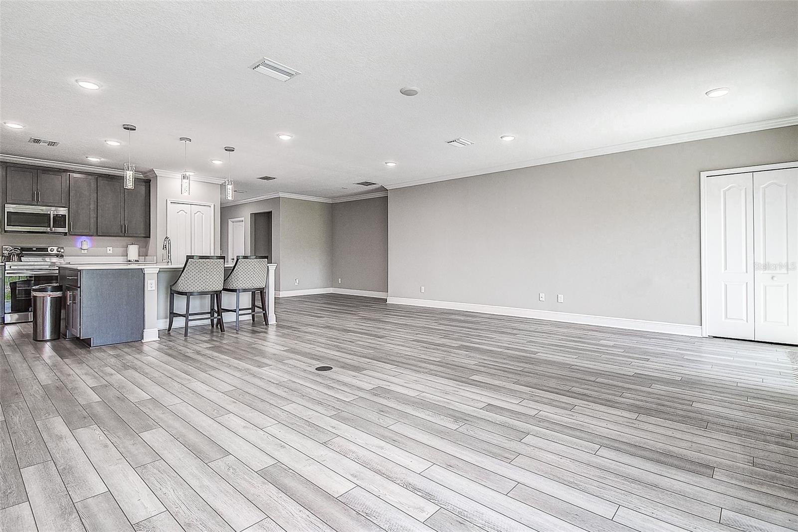 Image 11 of 52 For 10517 Crestview Heights Avenue