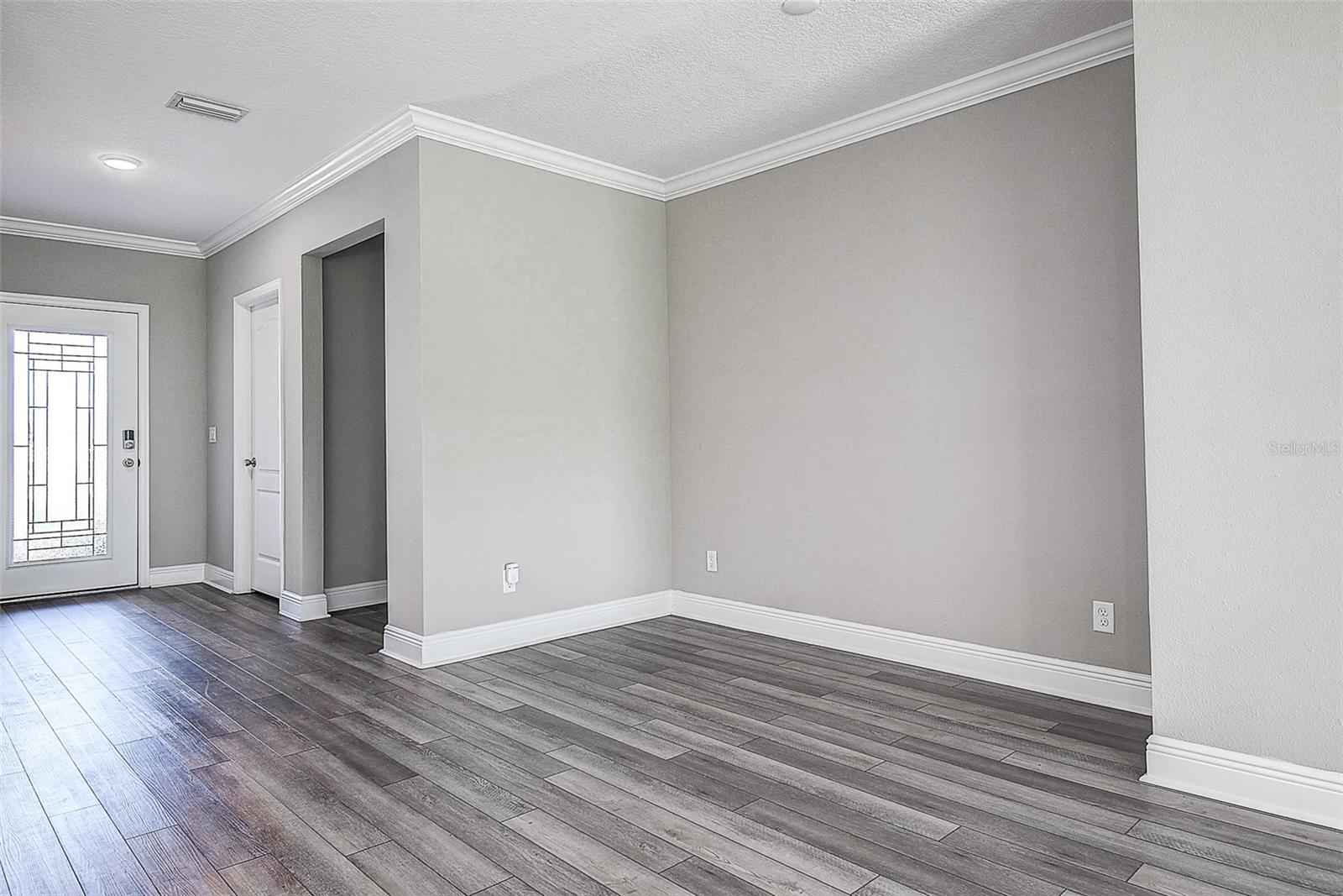 Image 13 of 52 For 10517 Crestview Heights Avenue