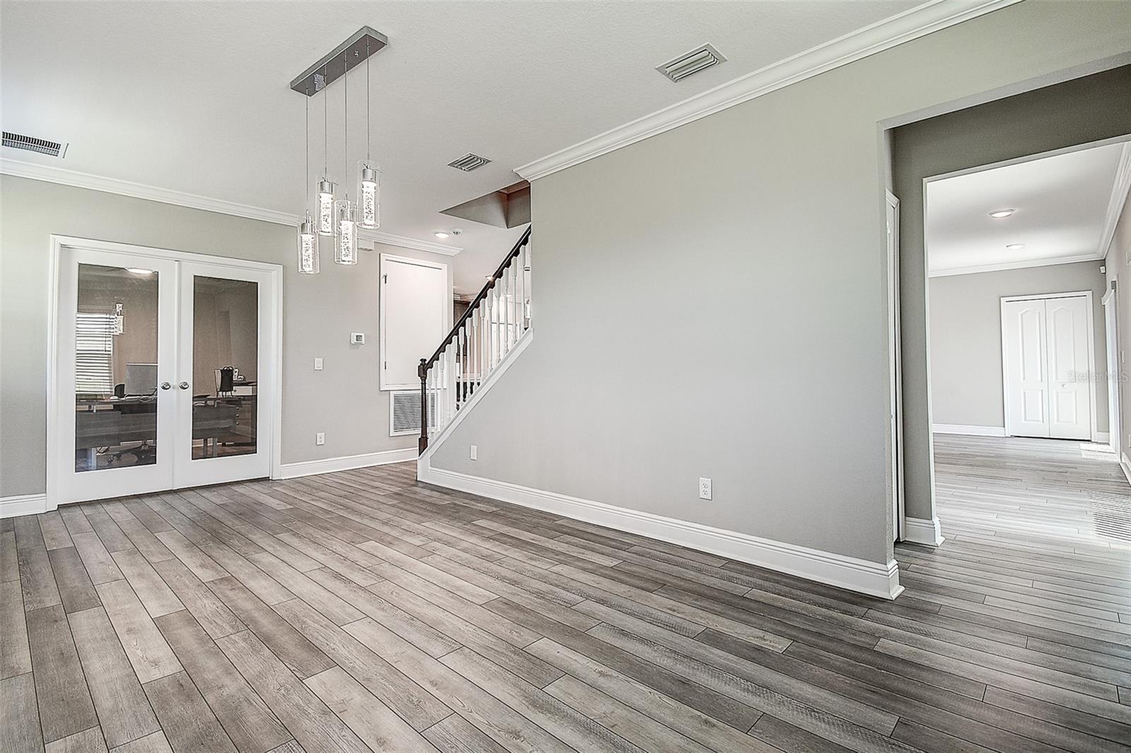 Image 19 of 52 For 10517 Crestview Heights Avenue