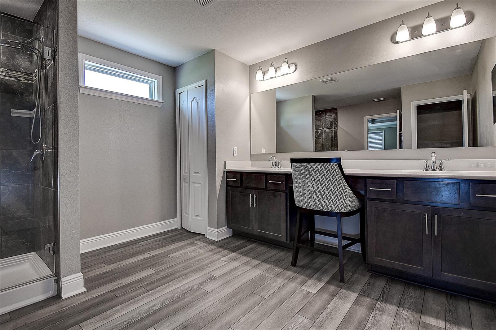 Image 33 of 52 For 10517 Crestview Heights Avenue