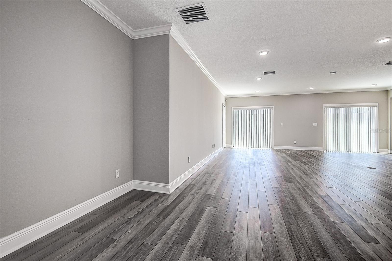 Image 7 of 52 For 10517 Crestview Heights Avenue