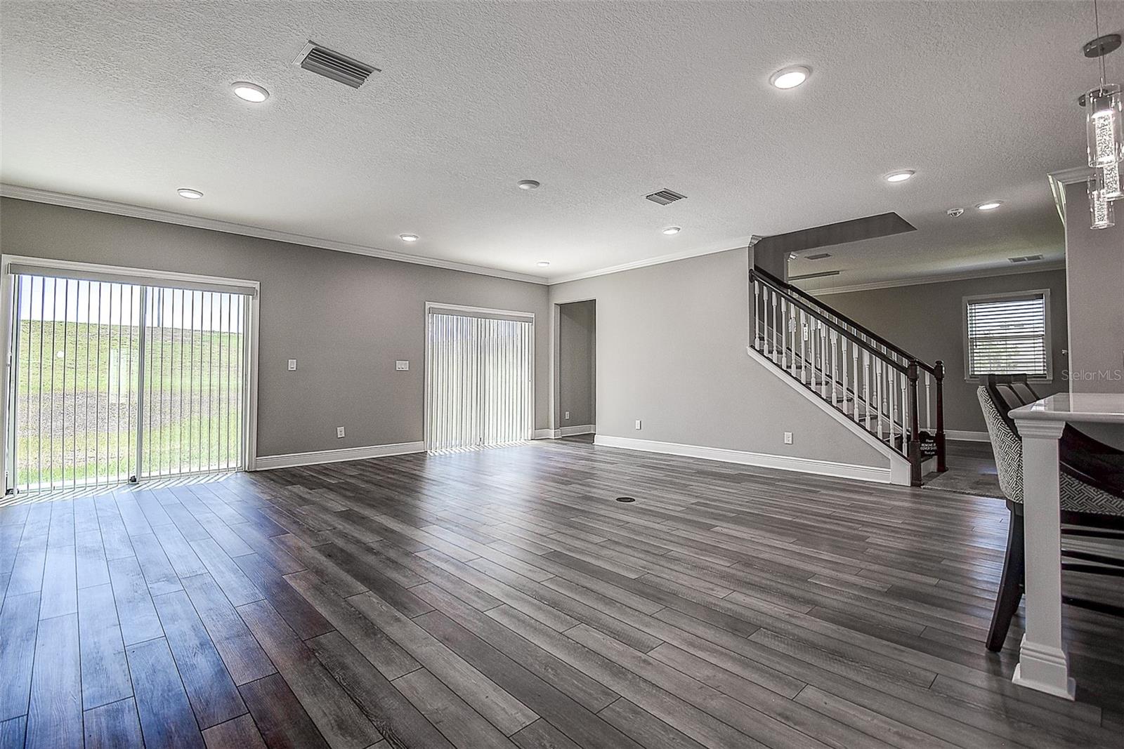 Image 8 of 52 For 10517 Crestview Heights Avenue
