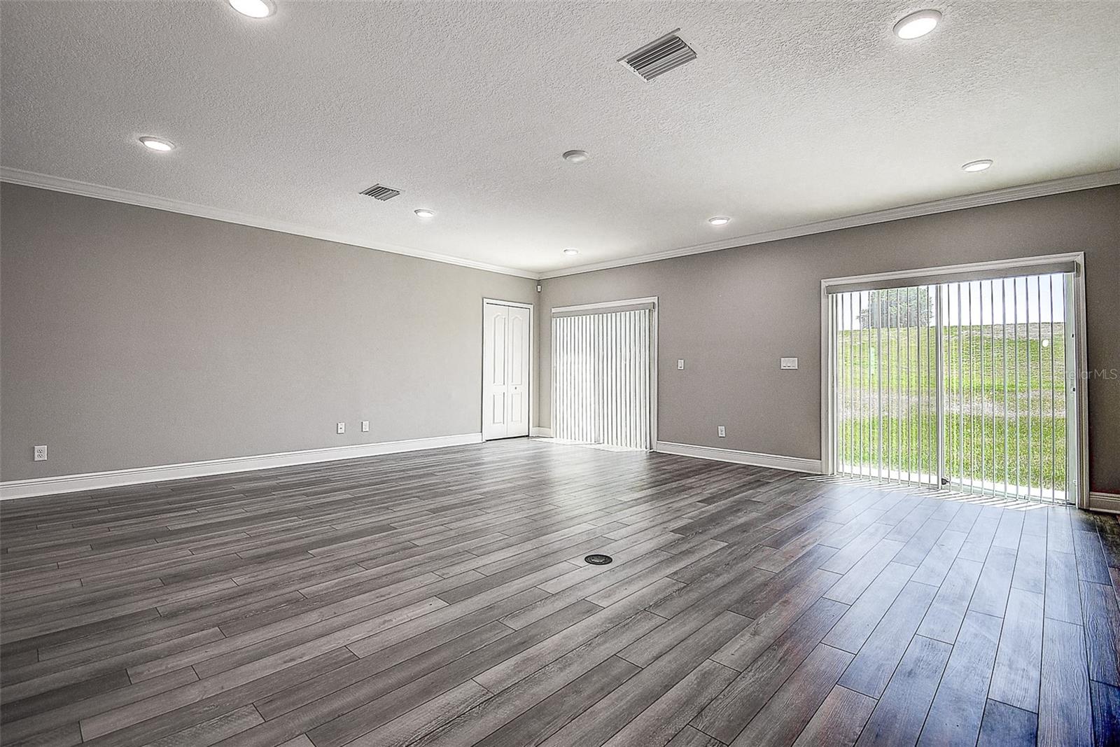 Image 9 of 52 For 10517 Crestview Heights Avenue