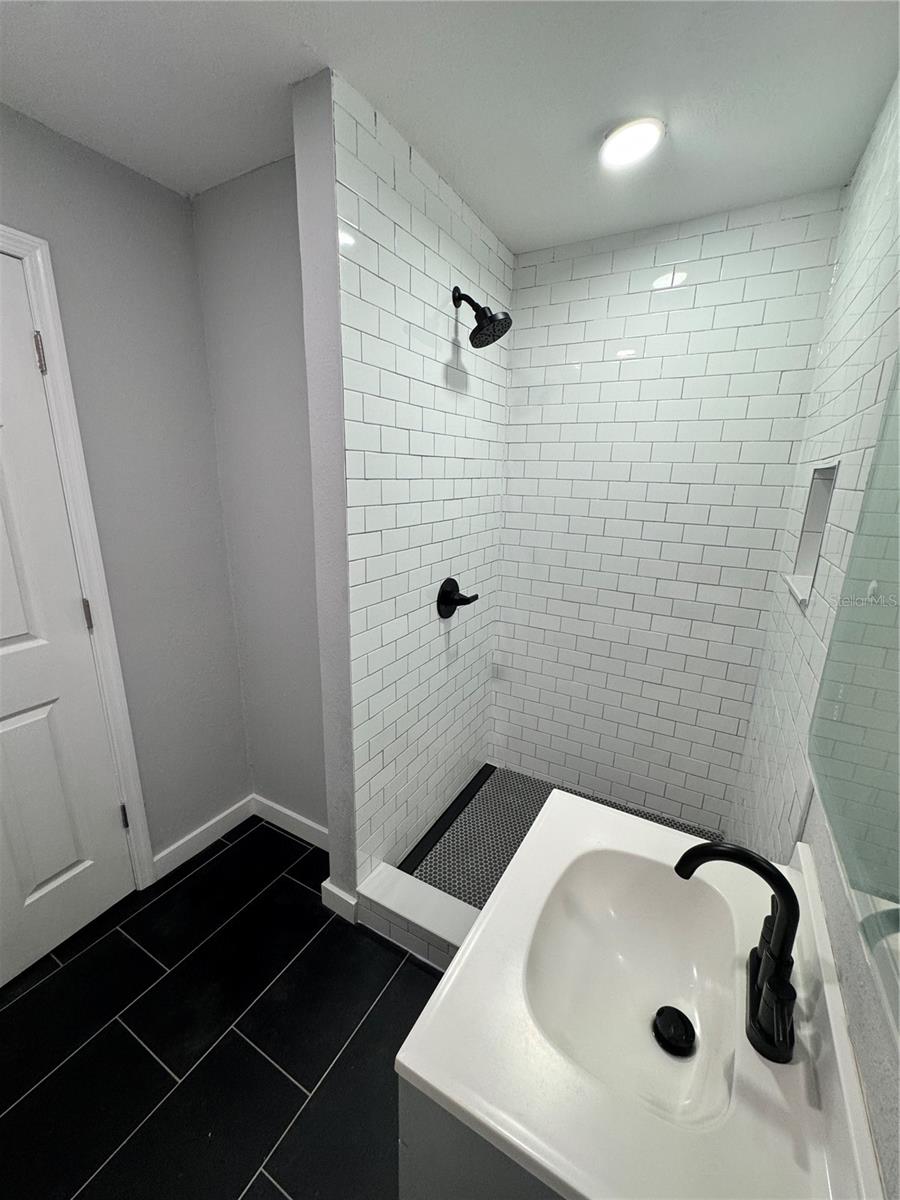 Listing photo id 14 for 1675 13th Avenue S