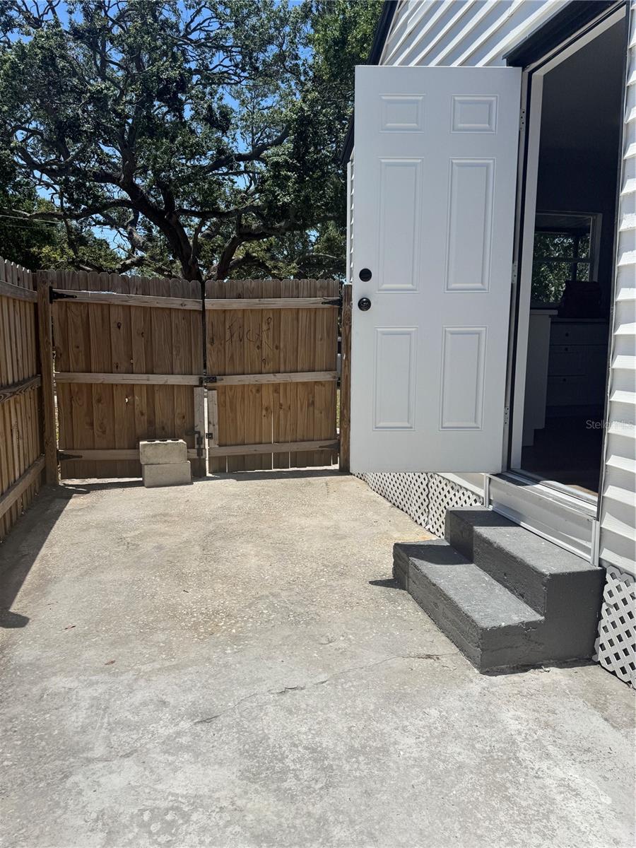 Listing photo id 22 for 1675 13th Avenue S