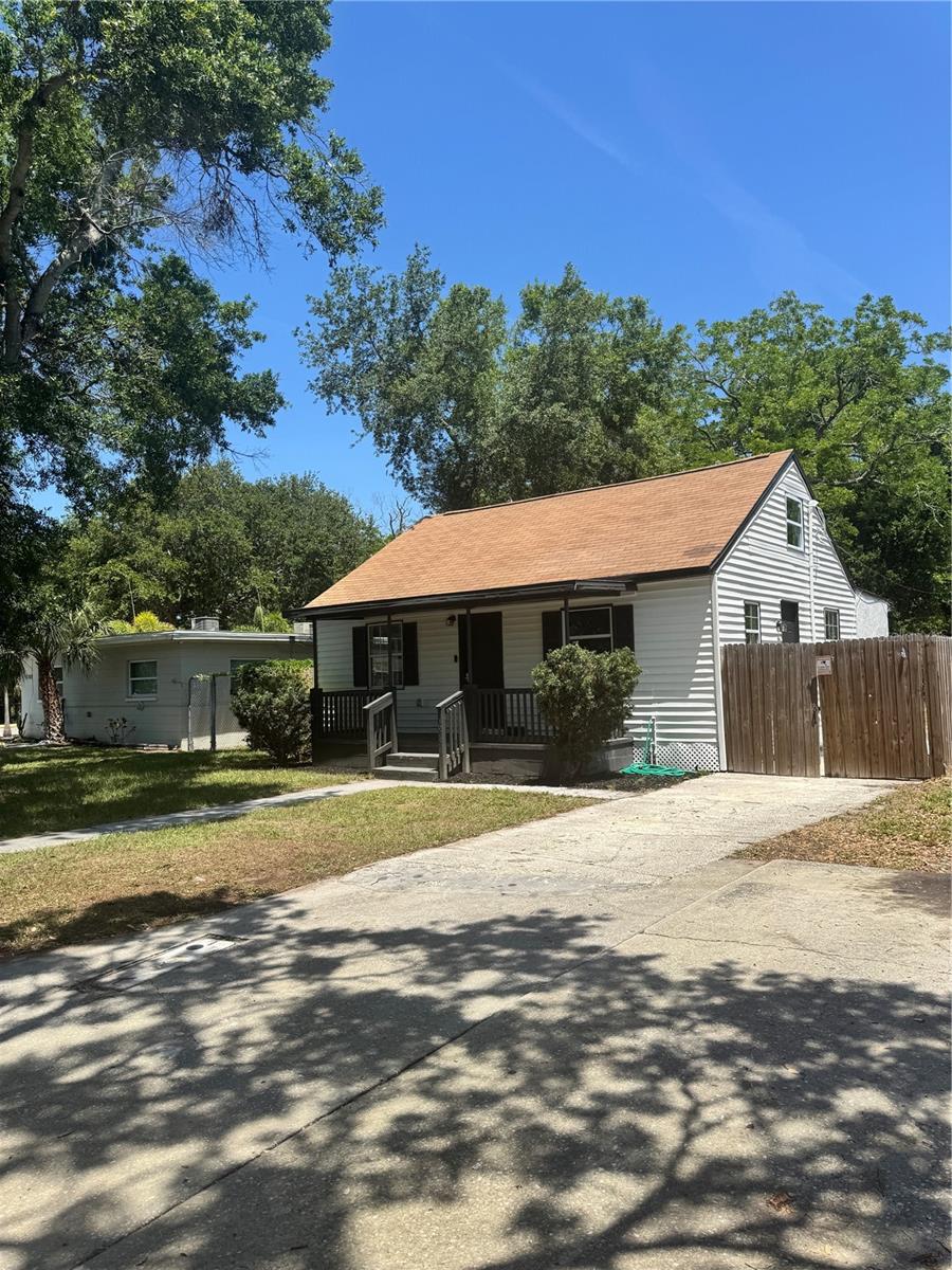 Listing photo id 1 for 1675 13th Avenue S