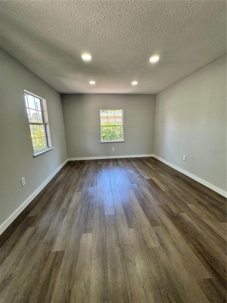 Listing photo id 4 for 1675 13th Avenue S