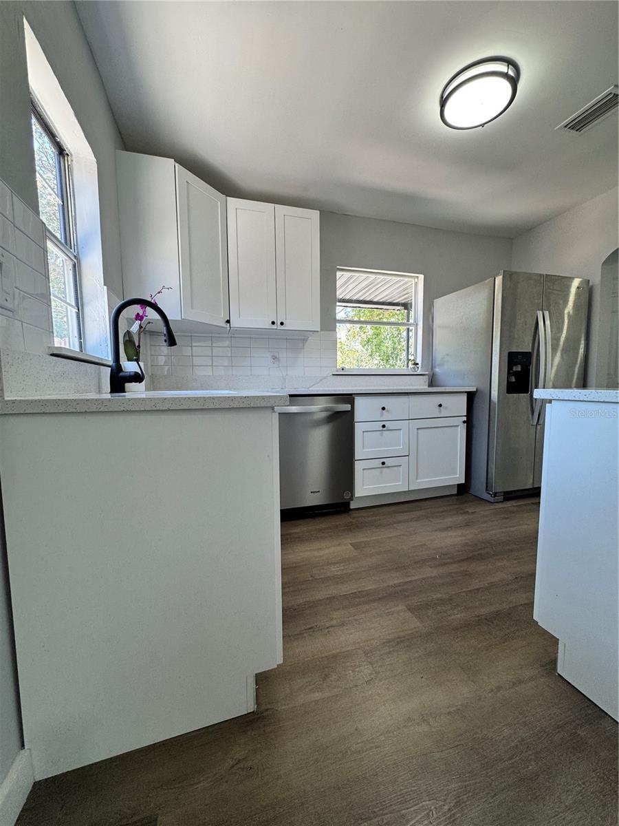 Listing photo id 7 for 1675 13th Avenue S