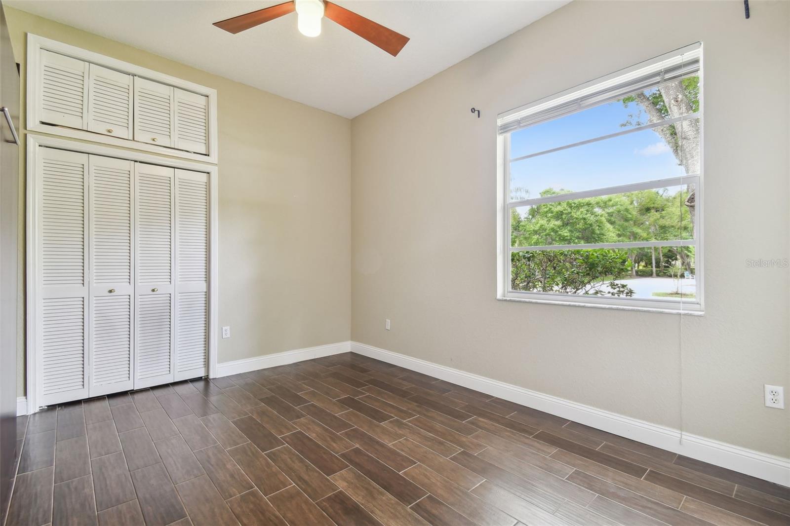 Listing photo id 19 for 3351 Bristol Place