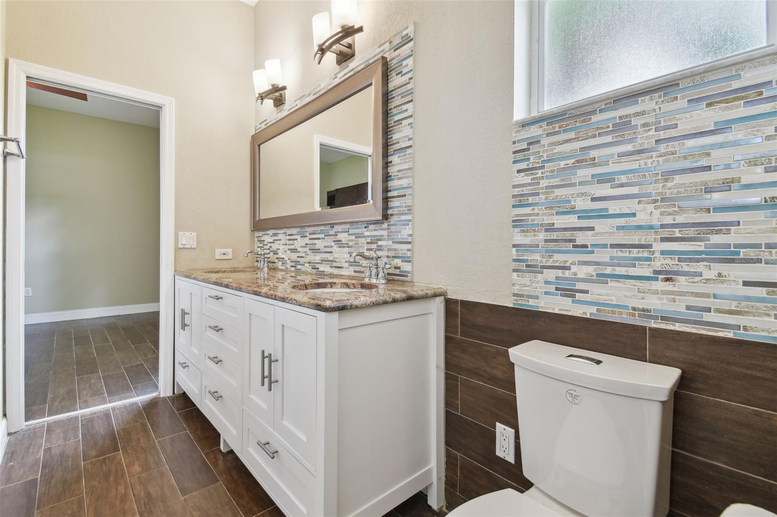 Listing photo id 22 for 3351 Bristol Place