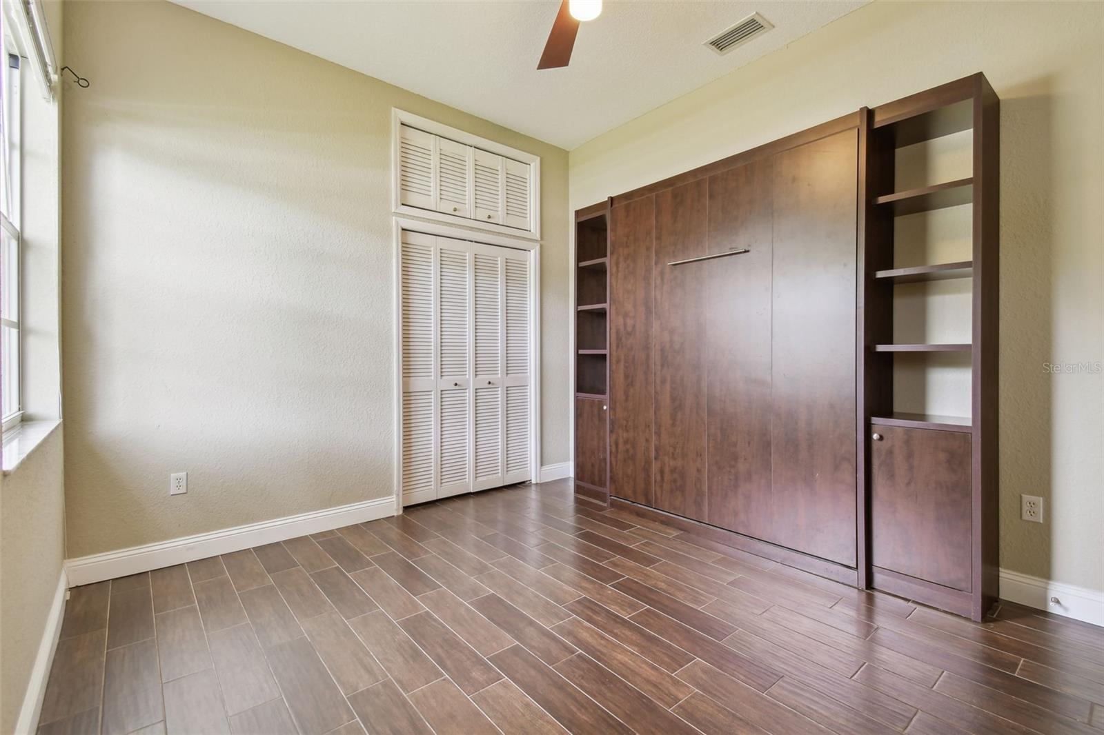 Listing photo id 24 for 3351 Bristol Place
